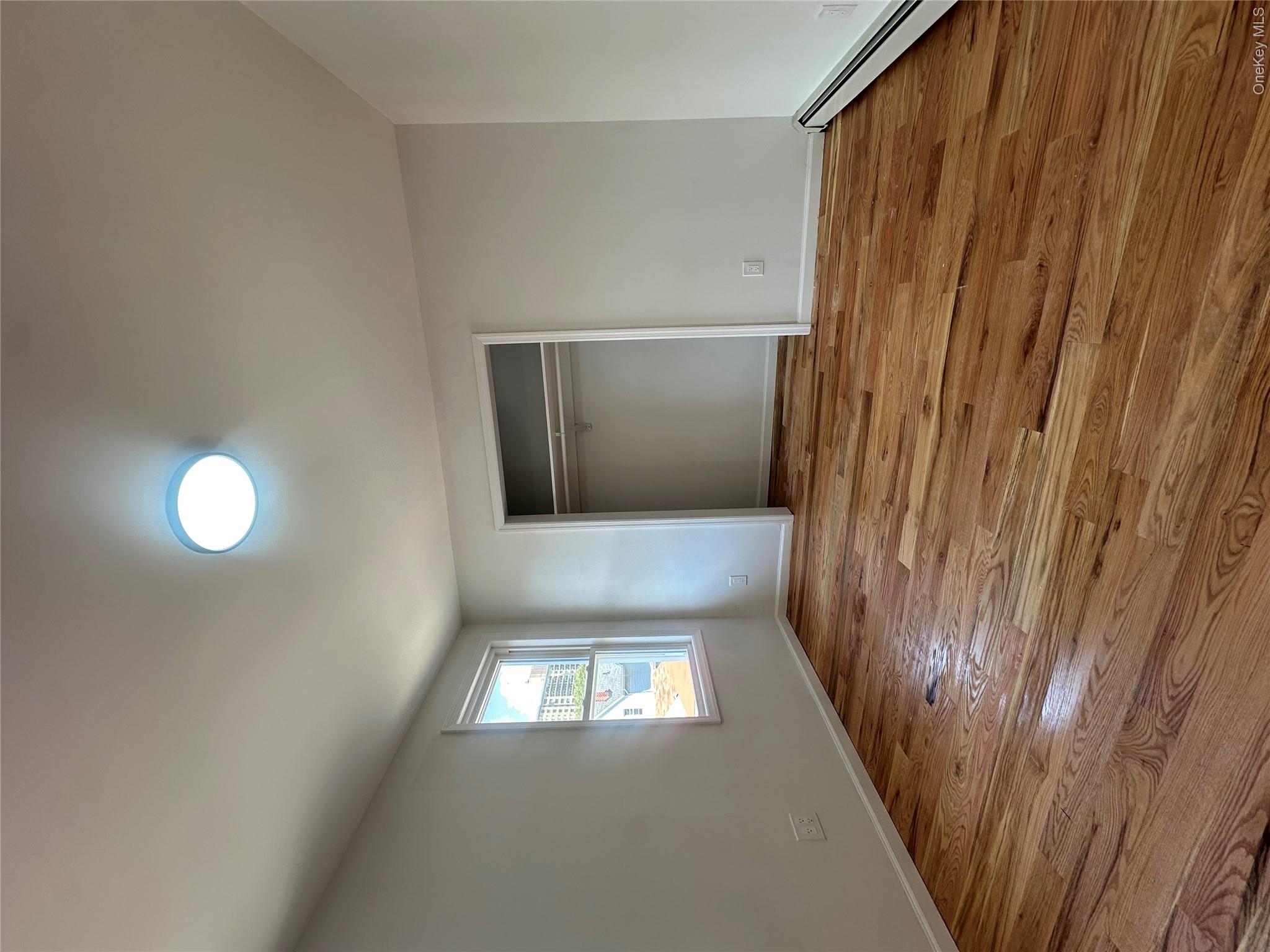 17205 89th Avenue Property Photo 6