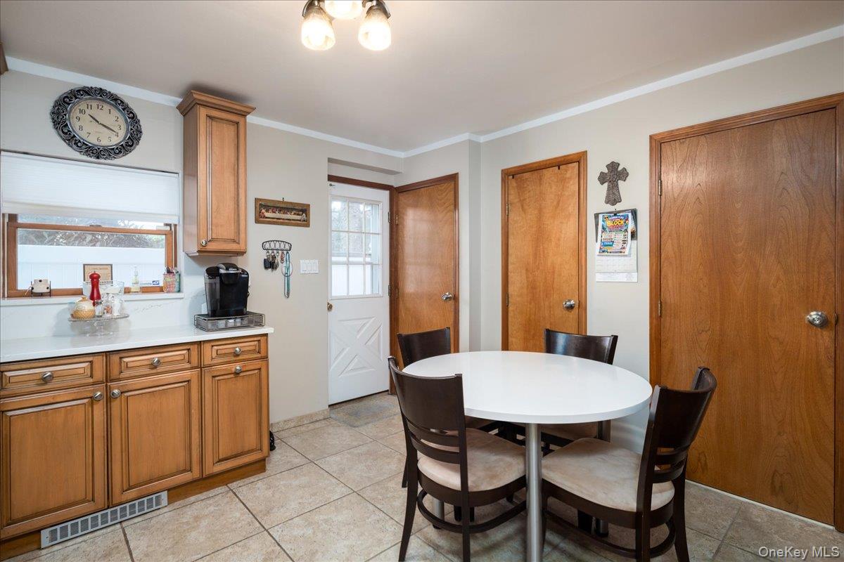 242 Seidman Place Property Photo 5