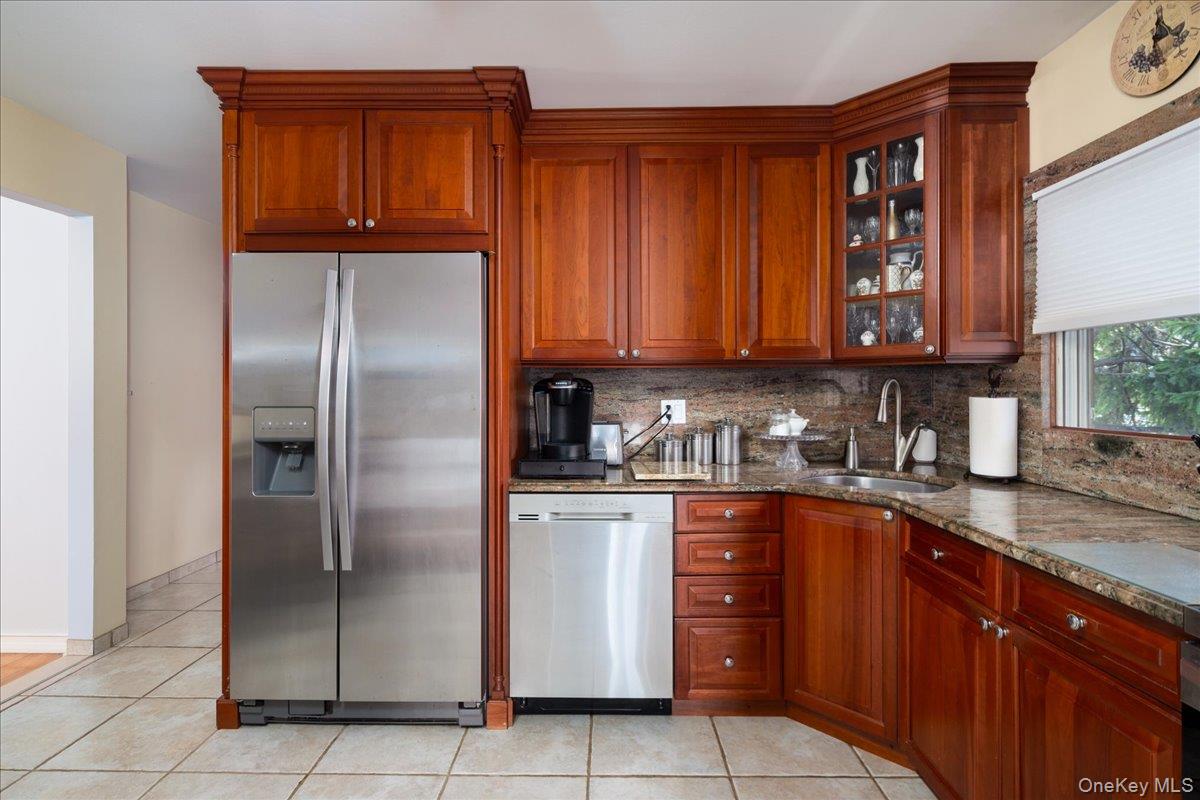 242 Seidman Place Property Photo 6