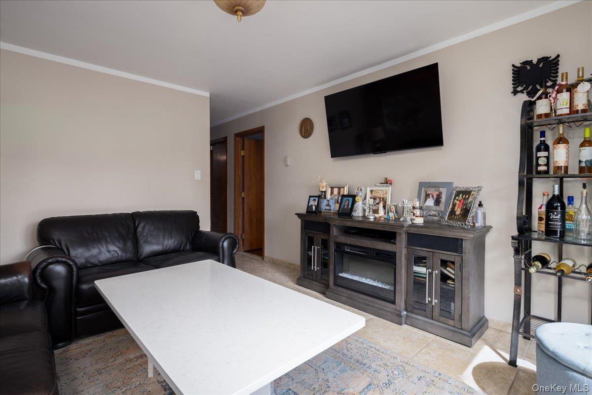 242 Seidman Place Property Photo 12