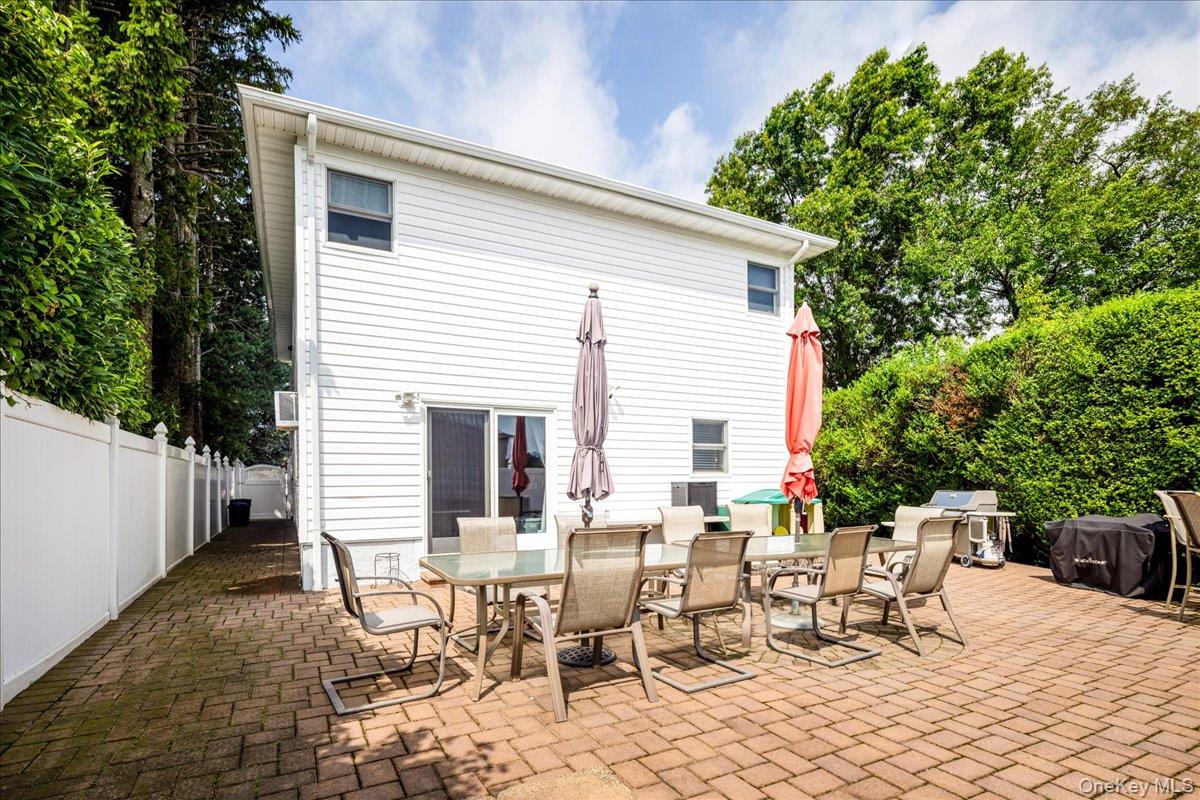 242 Seidman Place Property Photo 22