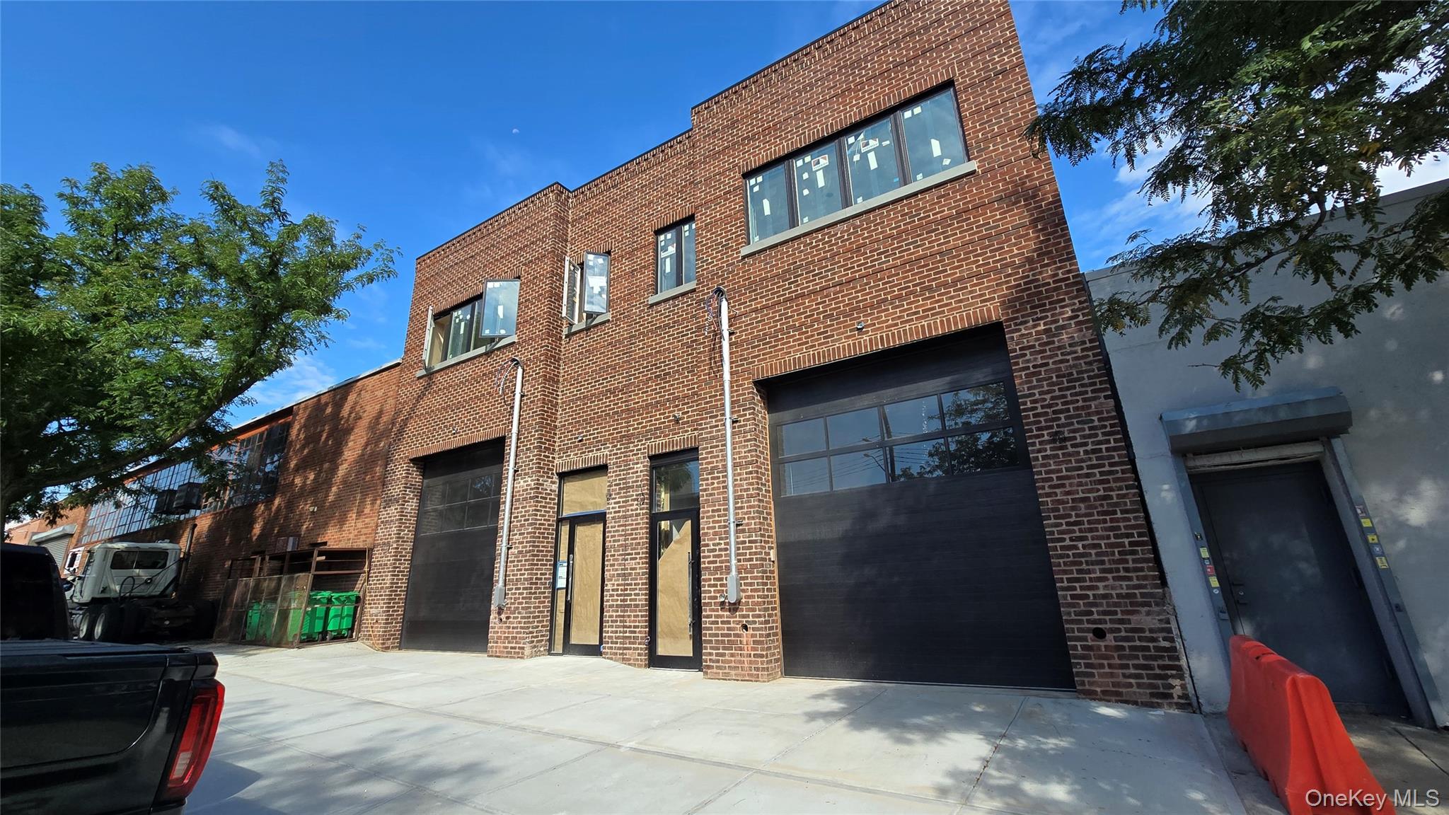 18-26 Steinway Street Property Photo 1