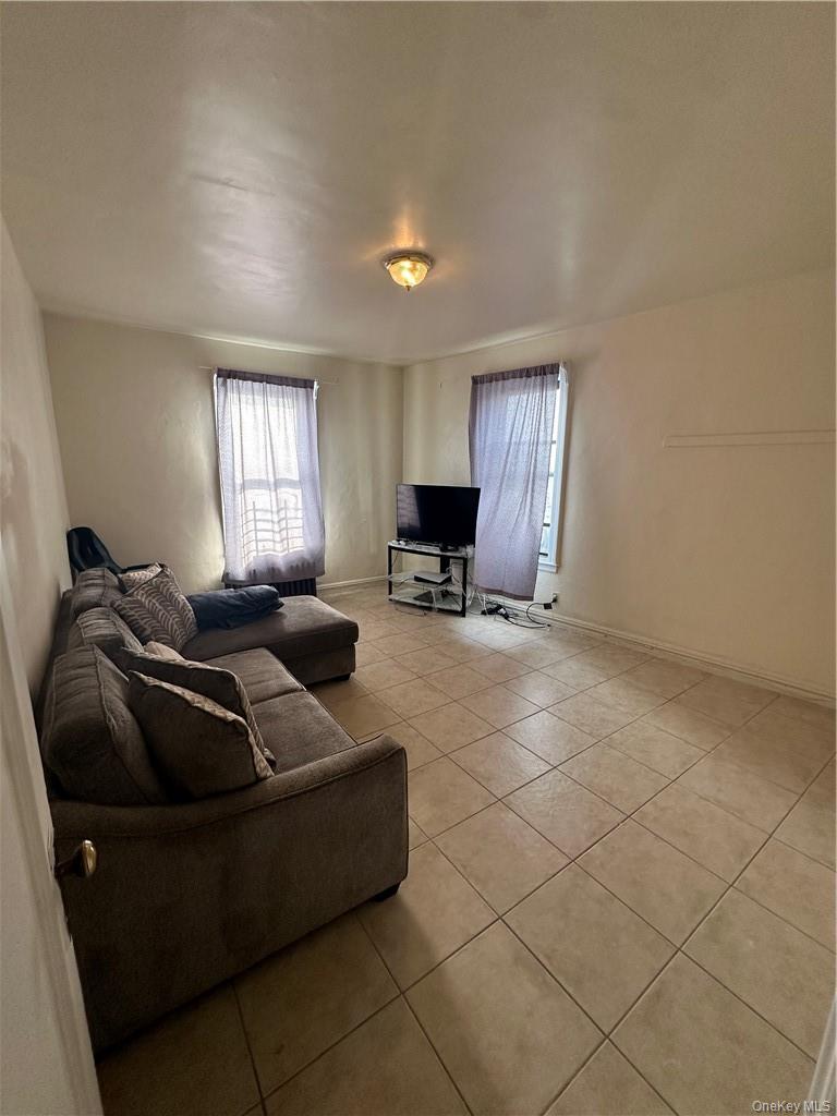 2922 Barnes Avenue 6e Property Photo 8