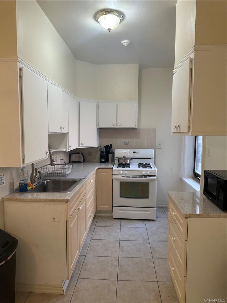 2922 Barnes Avenue 6e Property Photo 10