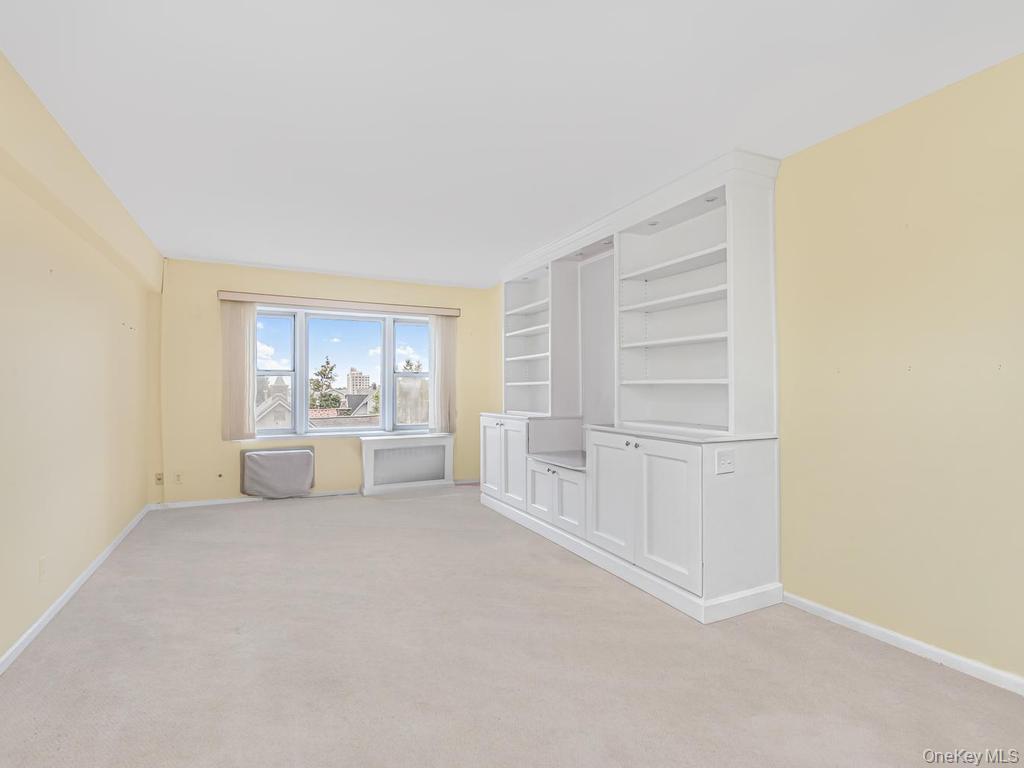 415 Gramatan Avenue 4e Property Photo 8