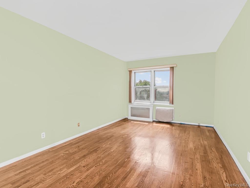 415 Gramatan Avenue 4e Property Photo 9