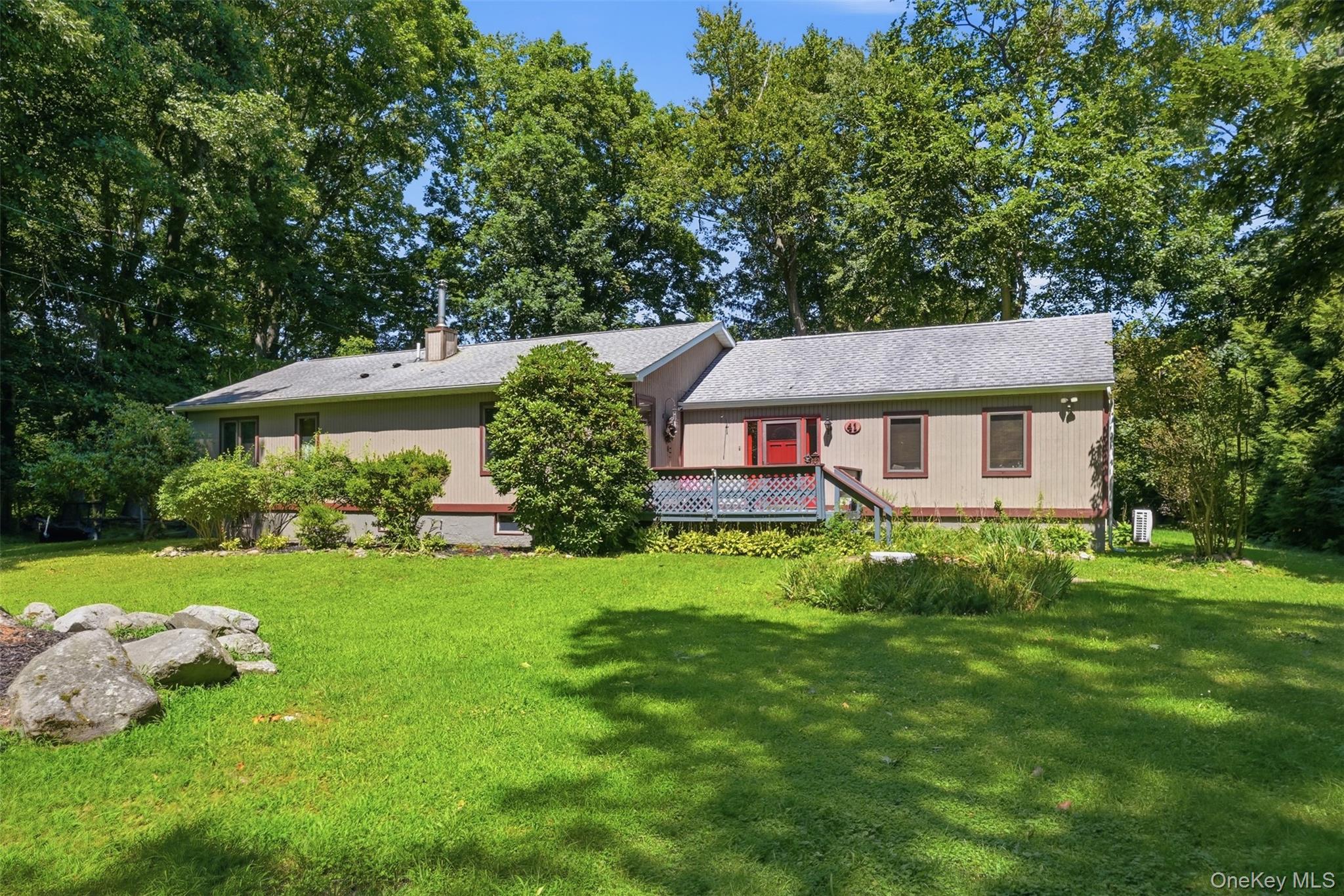 41 Penny Lane Property Photo 1