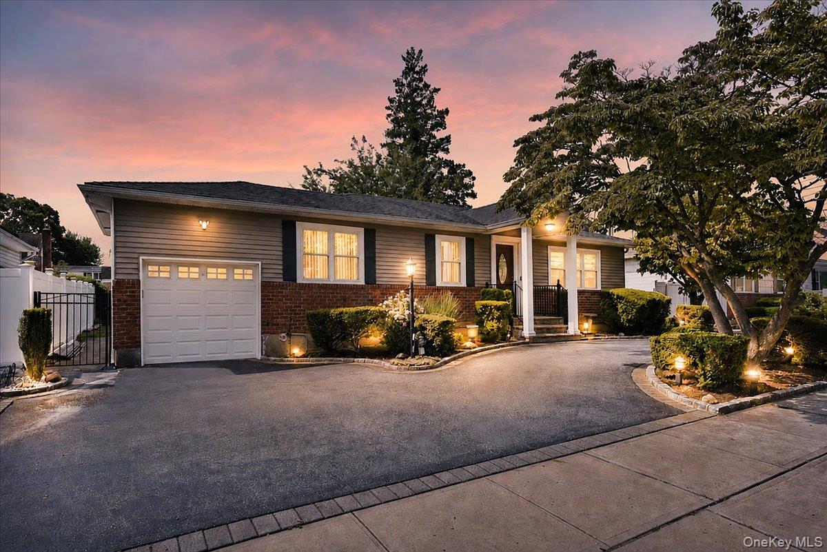 156 Jerusalem Avenue Property Photo 1