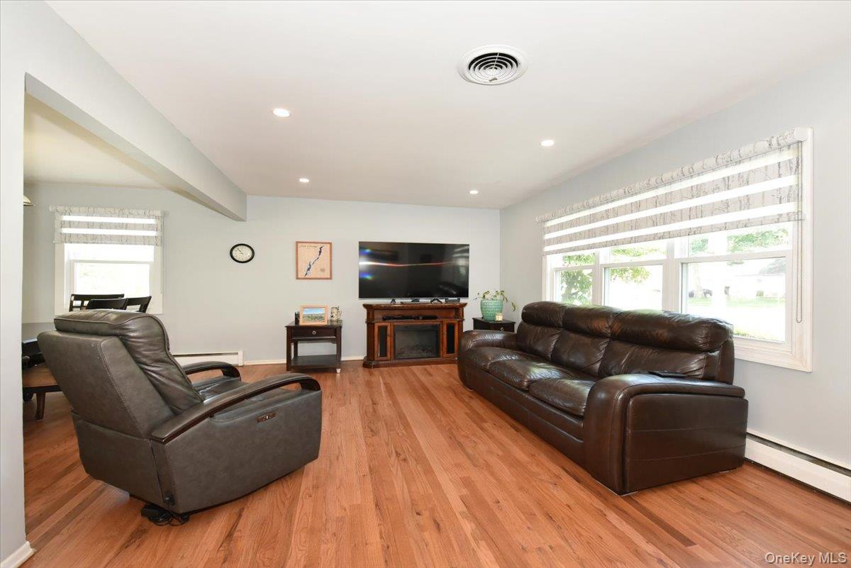 156 Jerusalem Avenue Property Photo 8