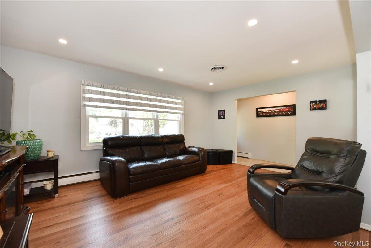 156 Jerusalem Avenue Property Photo 9