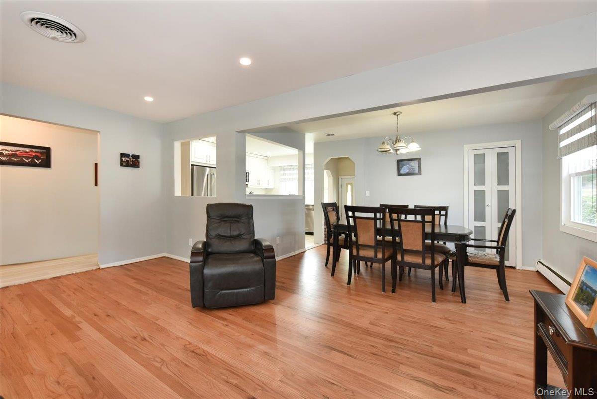 156 Jerusalem Avenue Property Photo 10