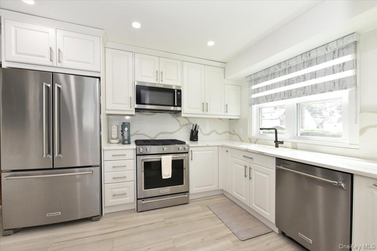 156 Jerusalem Avenue Property Photo 13