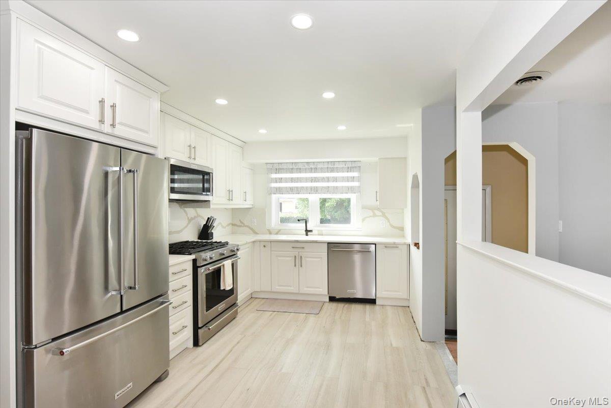 156 Jerusalem Avenue Property Photo 14