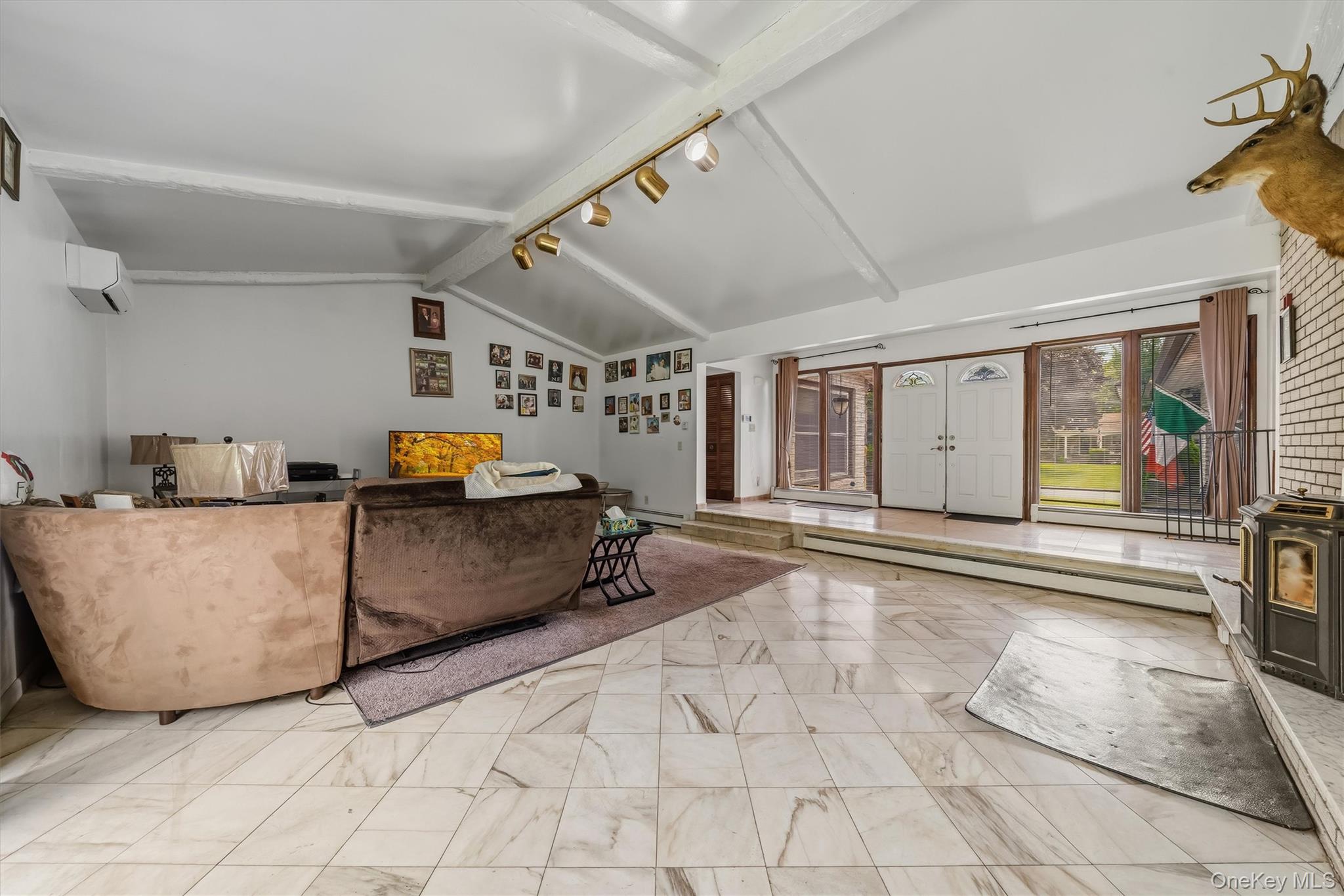 9 Carpenter Road Property Photo 2