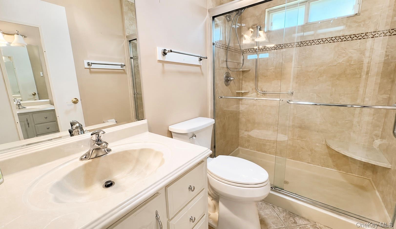 344 Woodbridge Drive B Property Photo 9