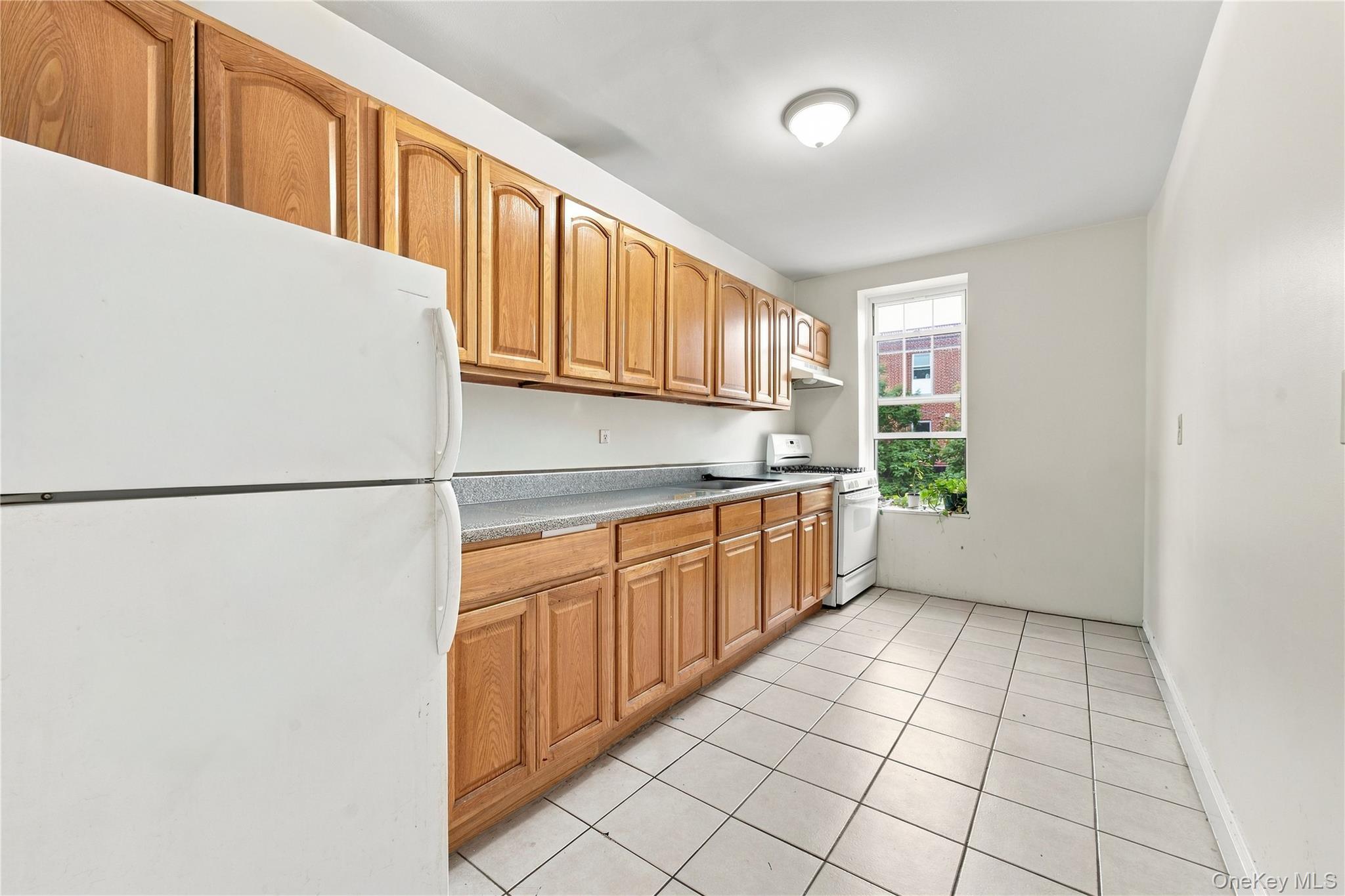 35-02 Ditmars Boulevard Property Photo 19