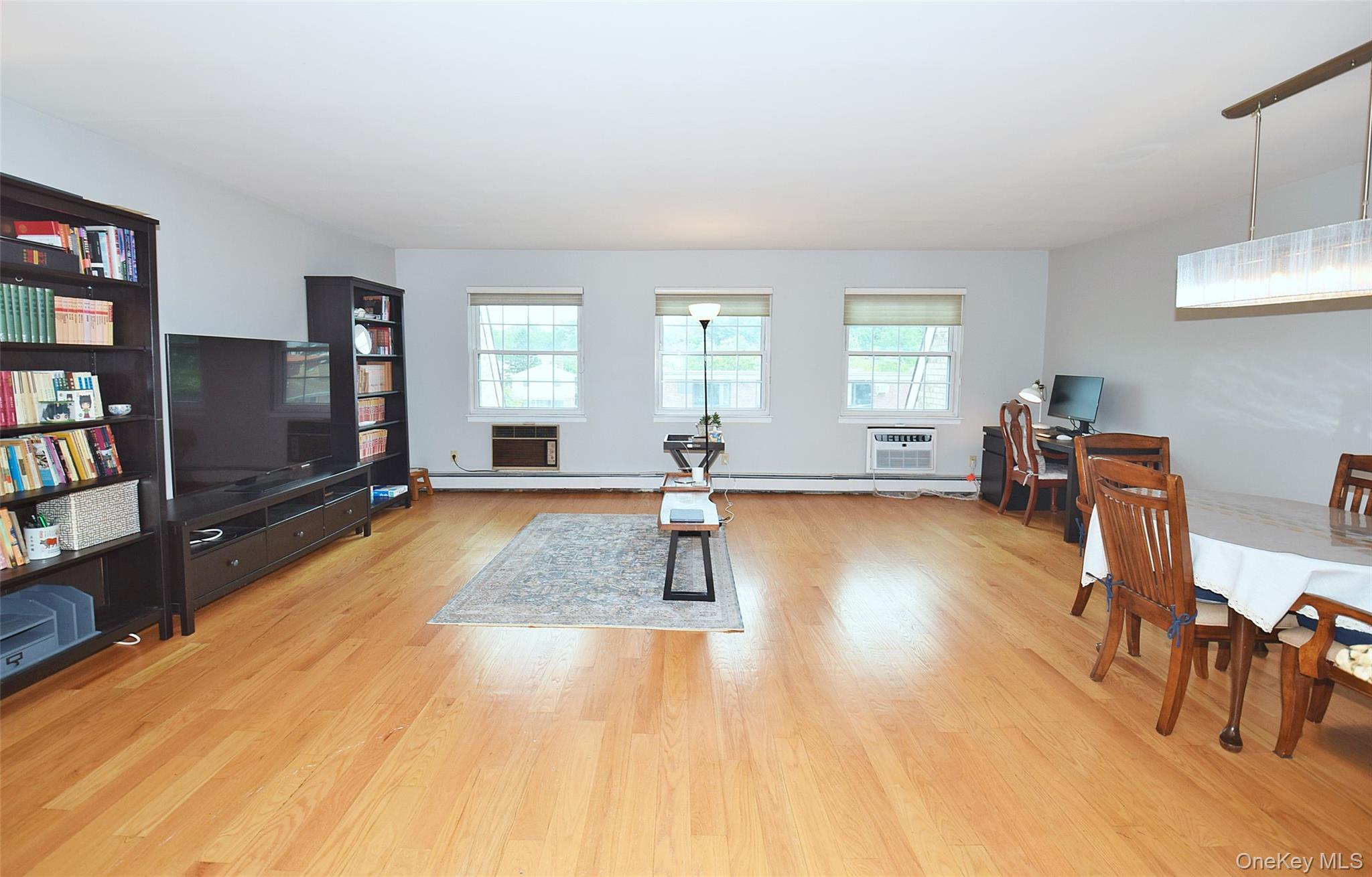 12-27 Diane Place 196 U Property Photo 10