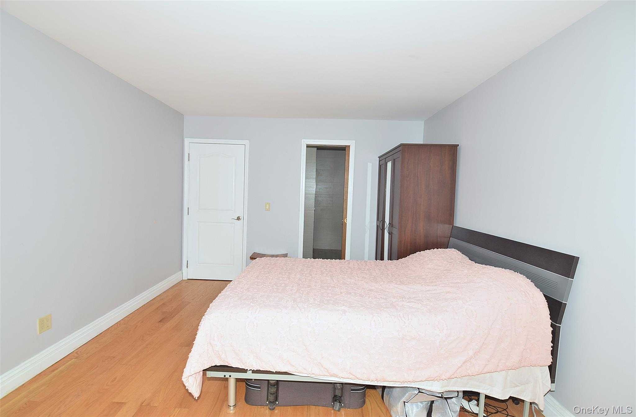 12-27 Diane Place 196 U Property Photo 12