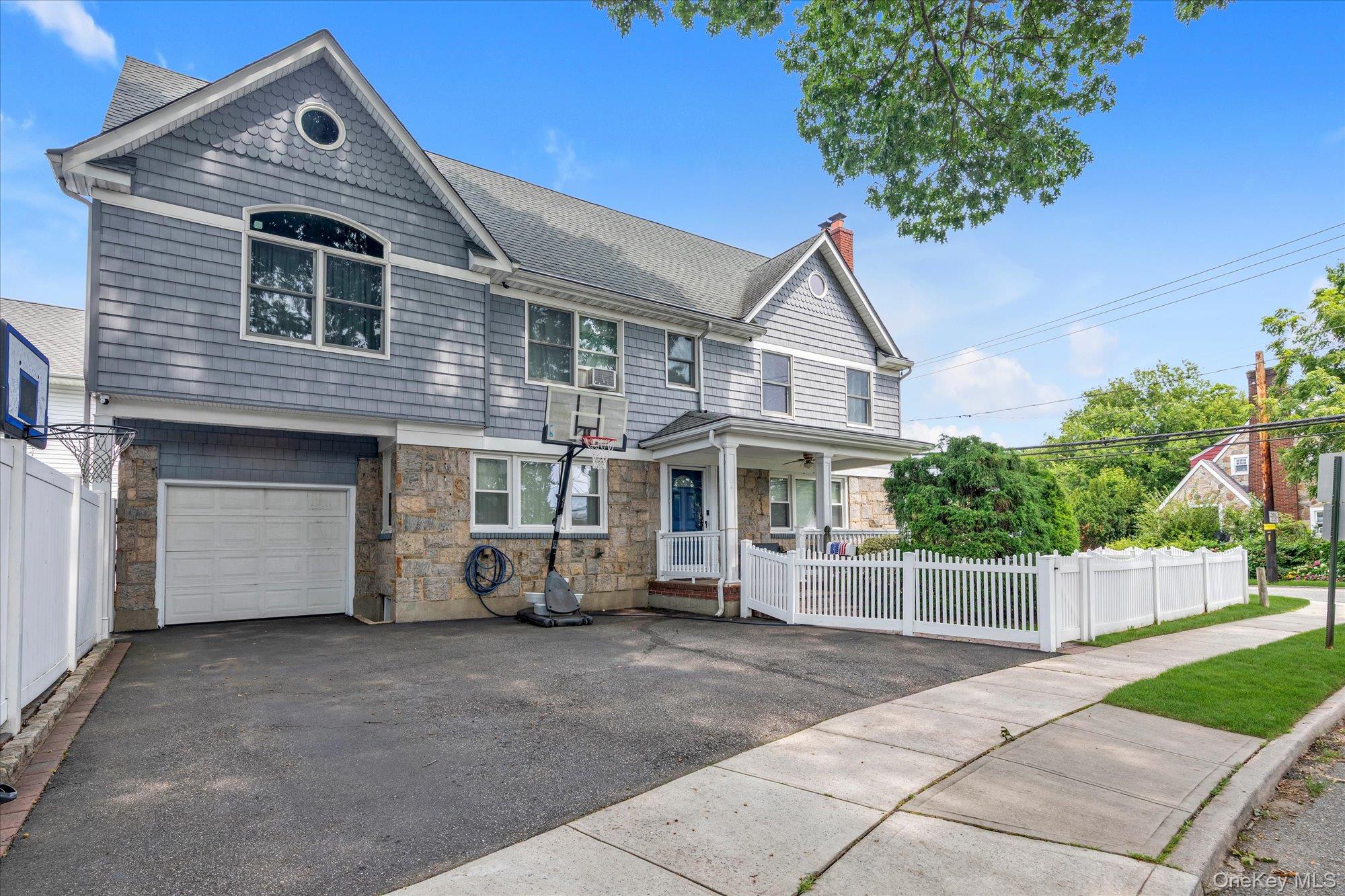 1 Windsor Place Property Photo 2