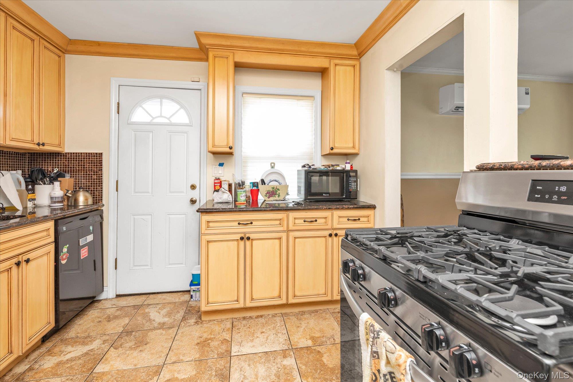 1 Windsor Place Property Photo 8