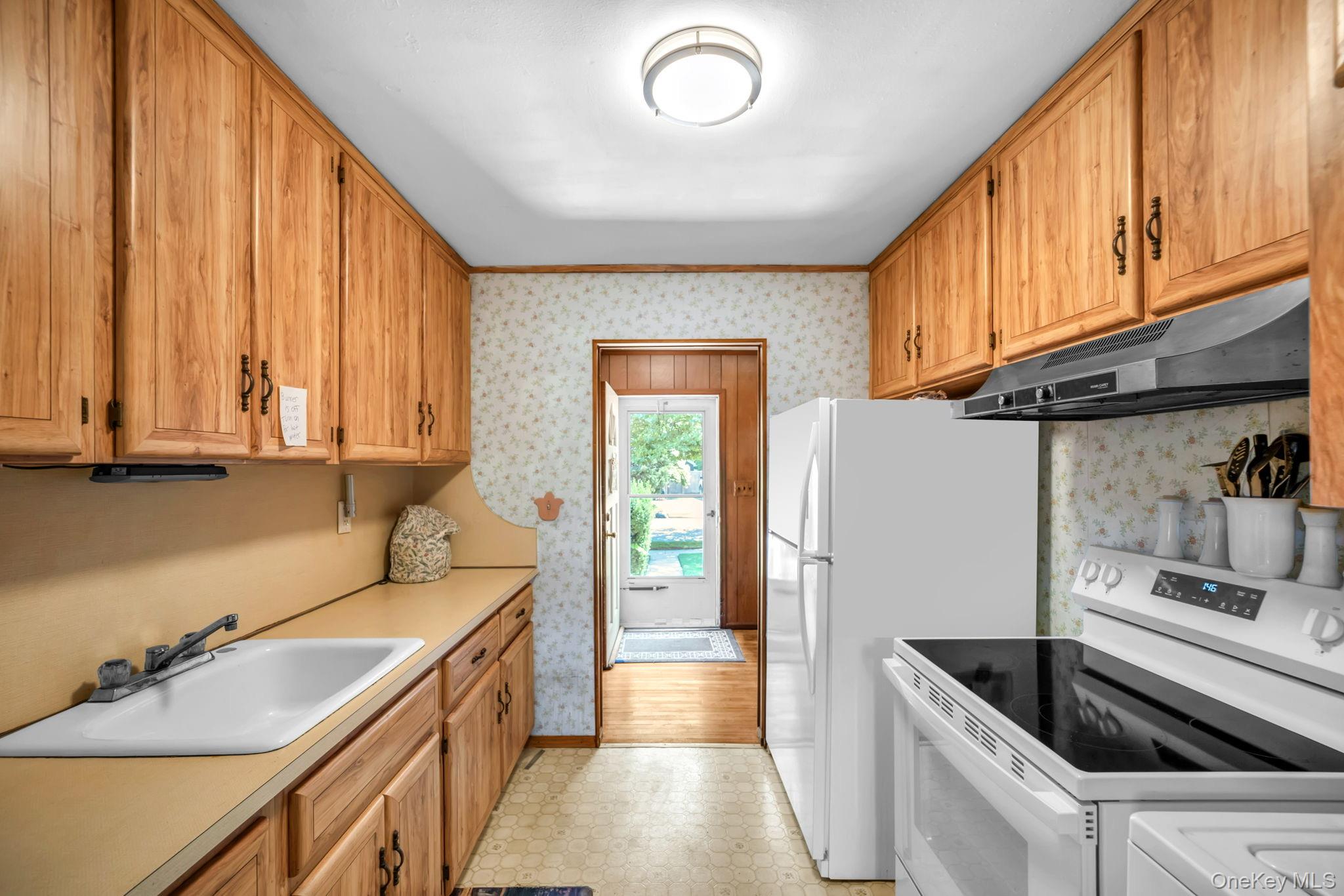 1 Bradish Lane Property Photo 9