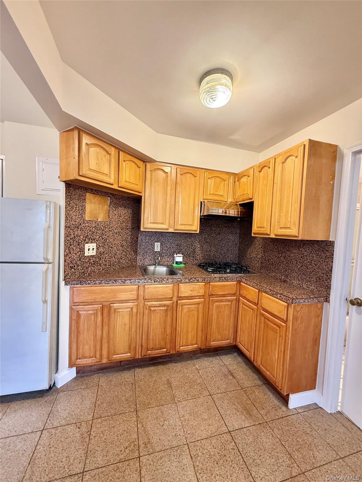 37-30 103rd Street B2 Property Photo 7