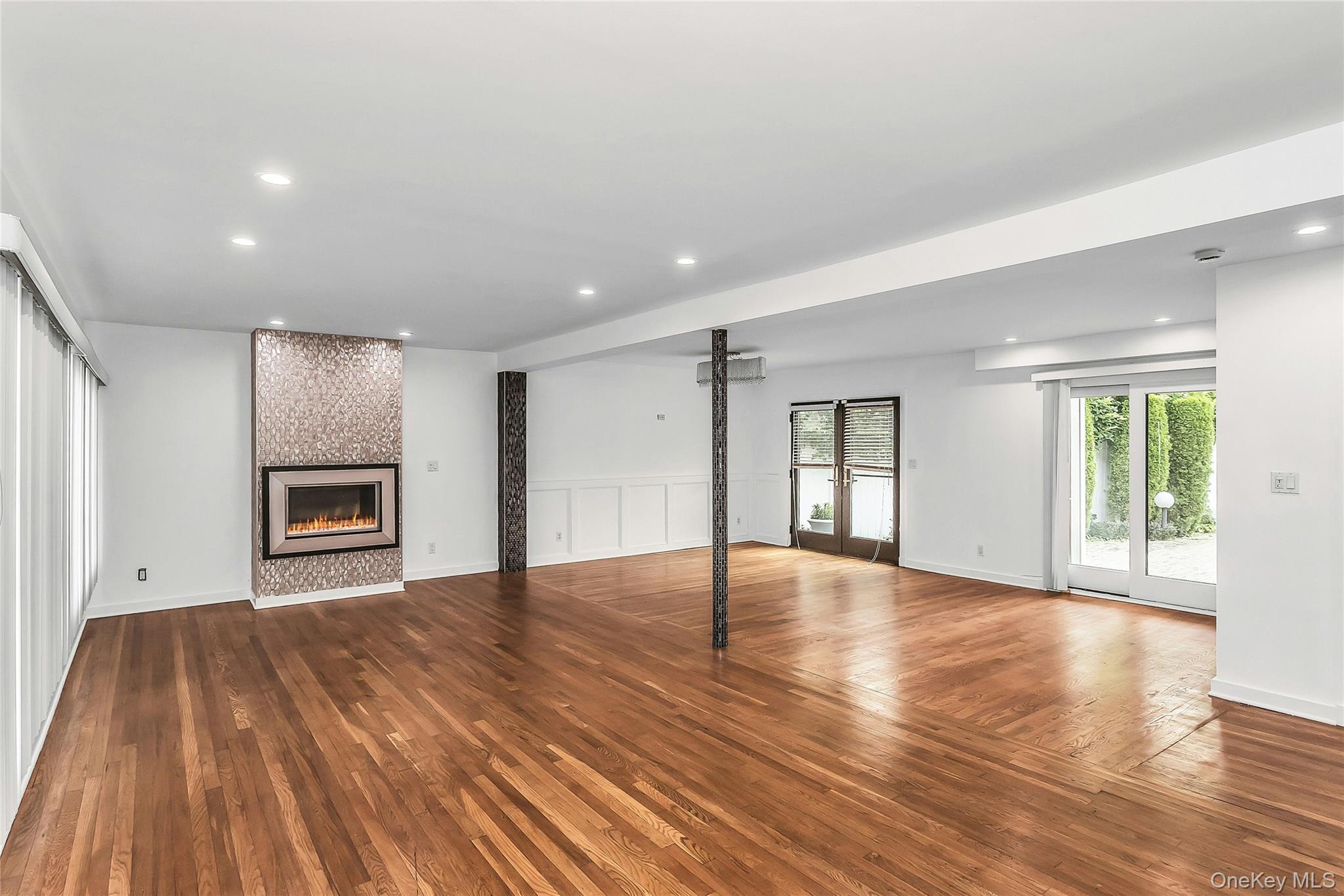14962 Powells Cove Boulevard Property Photo 3