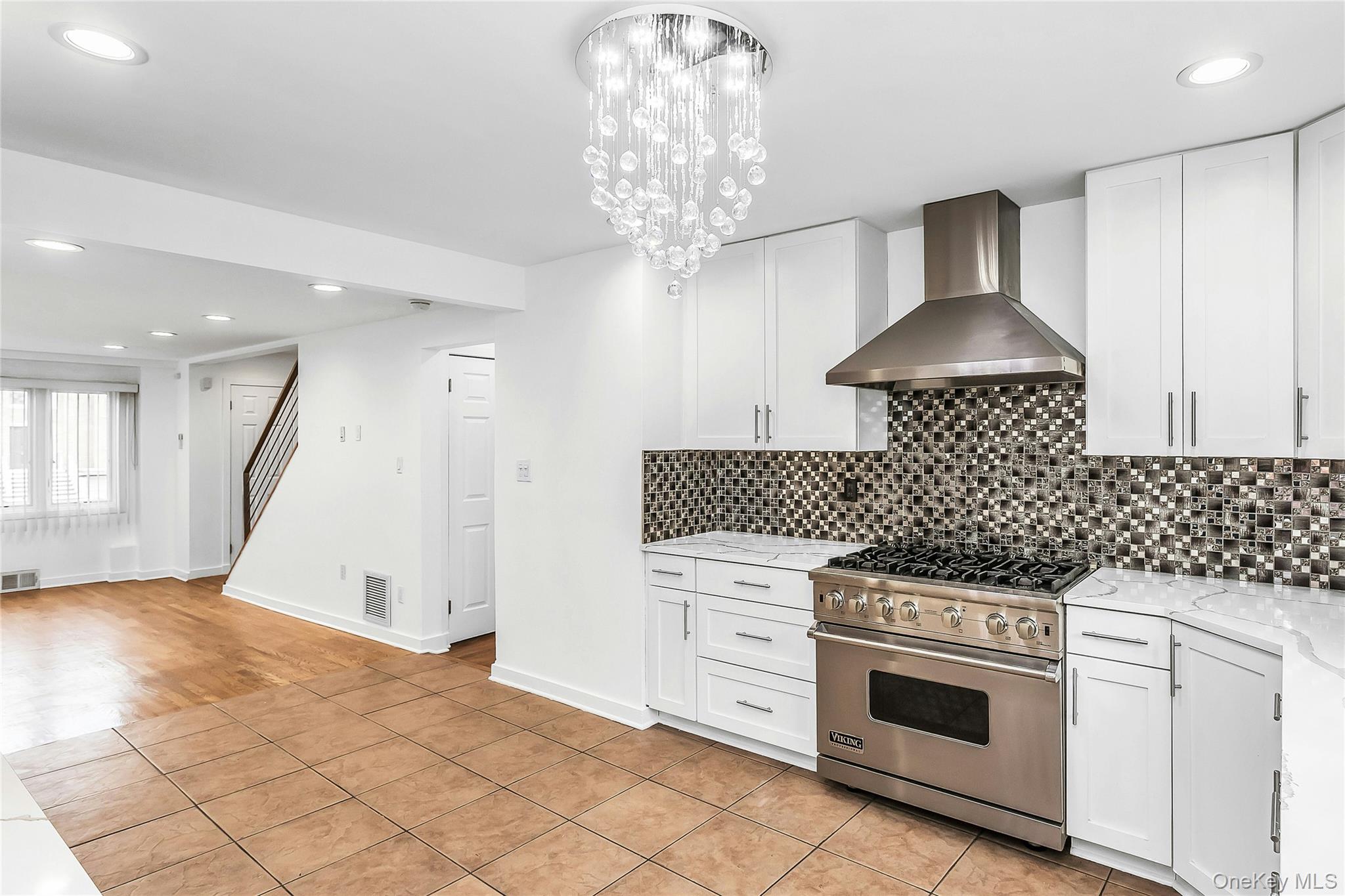 14962 Powells Cove Boulevard Property Photo 9
