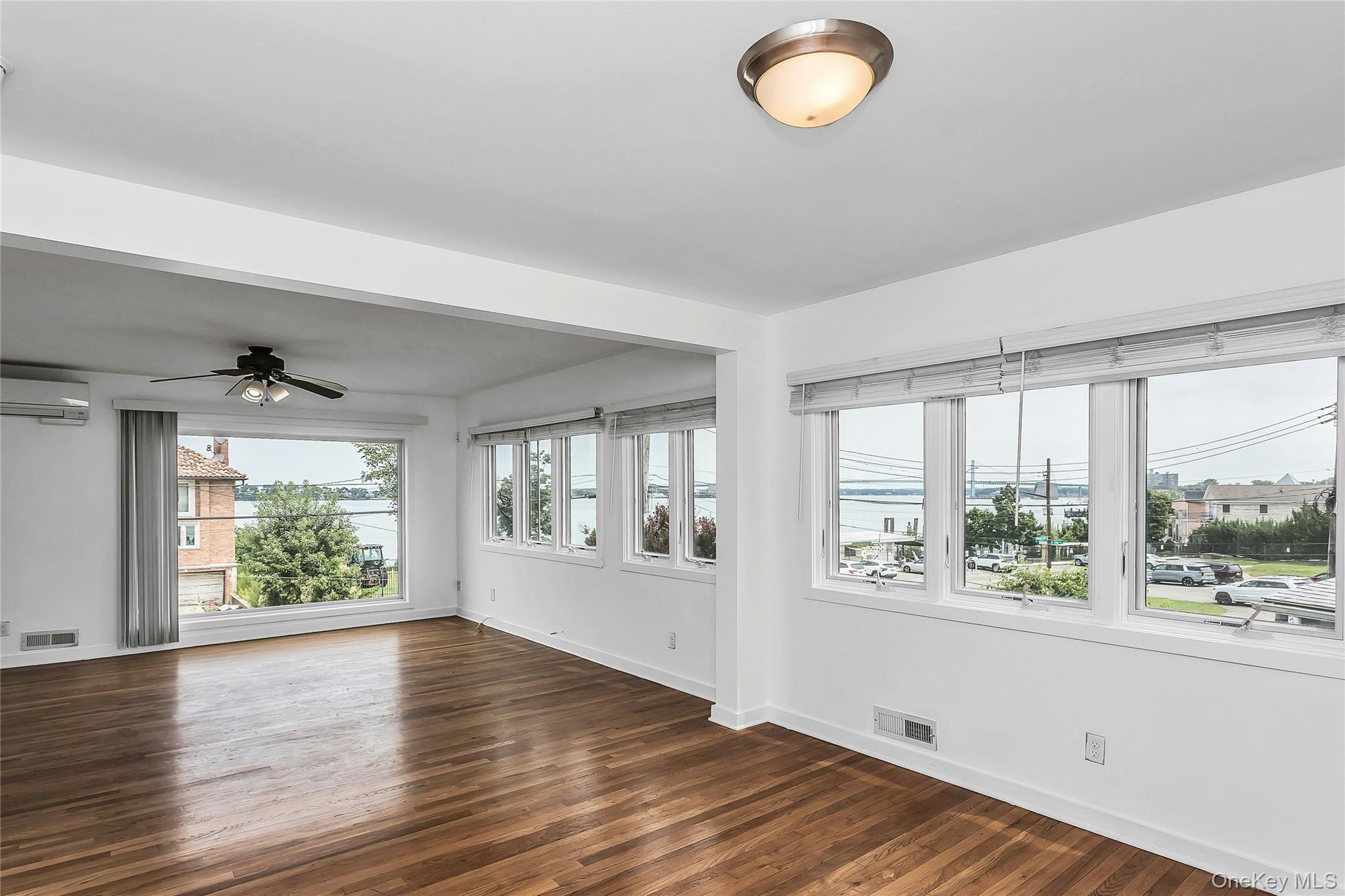 14962 Powells Cove Boulevard Property Photo 12