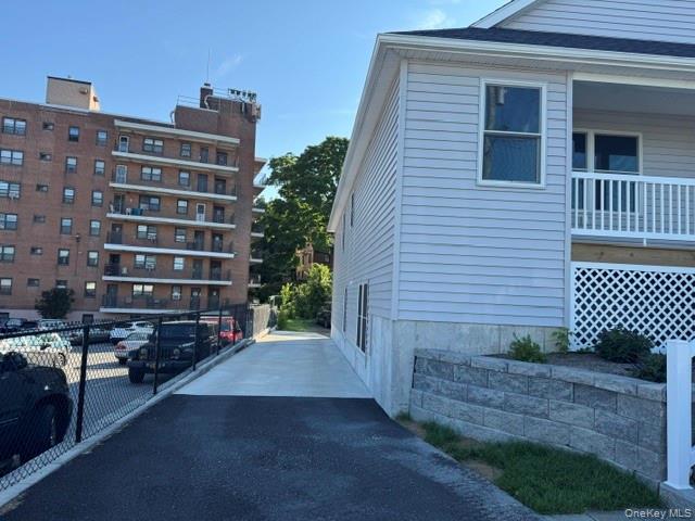 306 S Regent B Property Photo 2