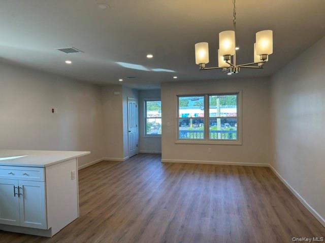 306 S Regent B Property Photo 5