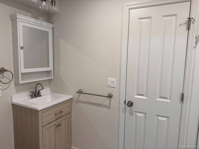 306 S Regent B Property Photo 9
