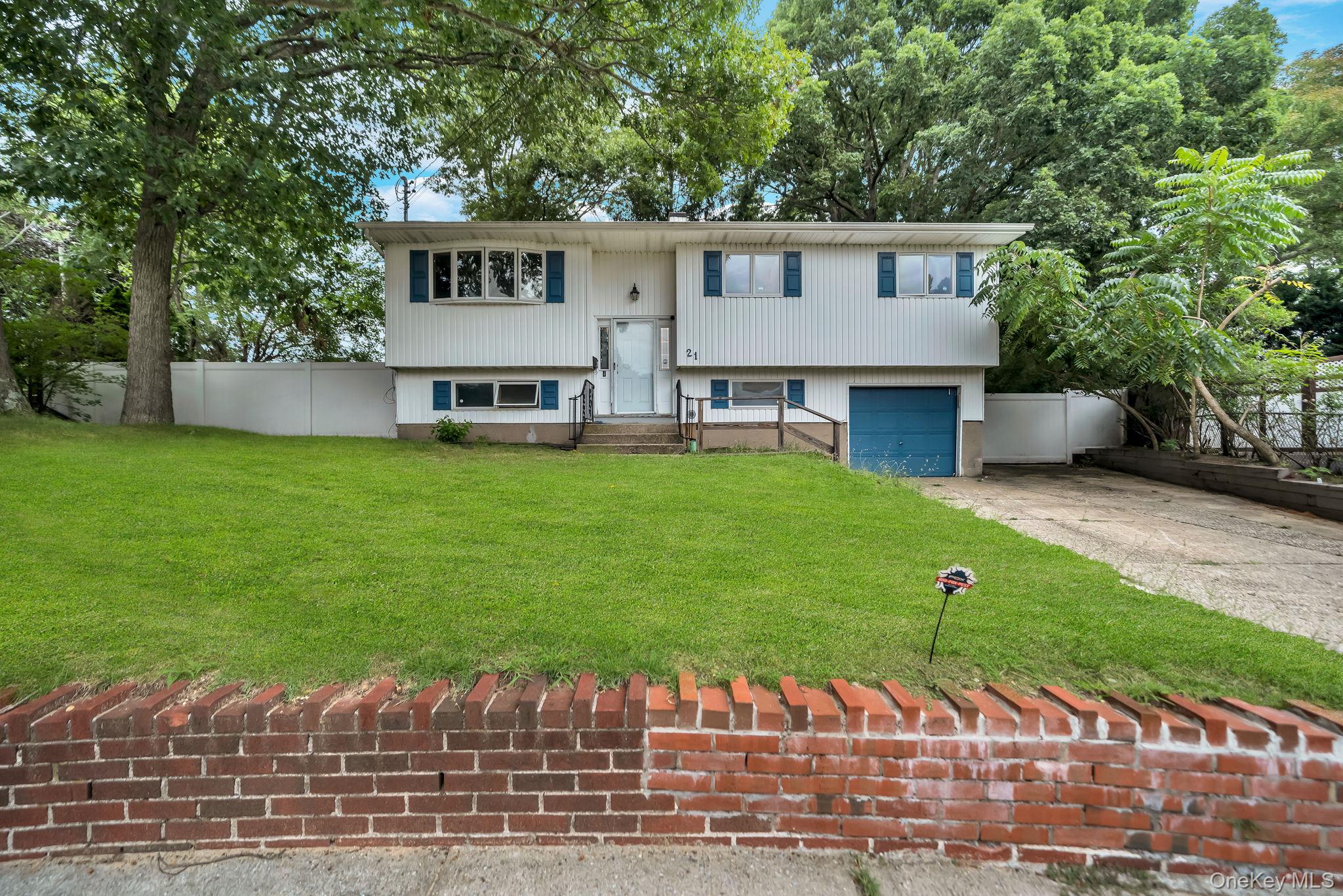 21 University Drive Property Photo 3