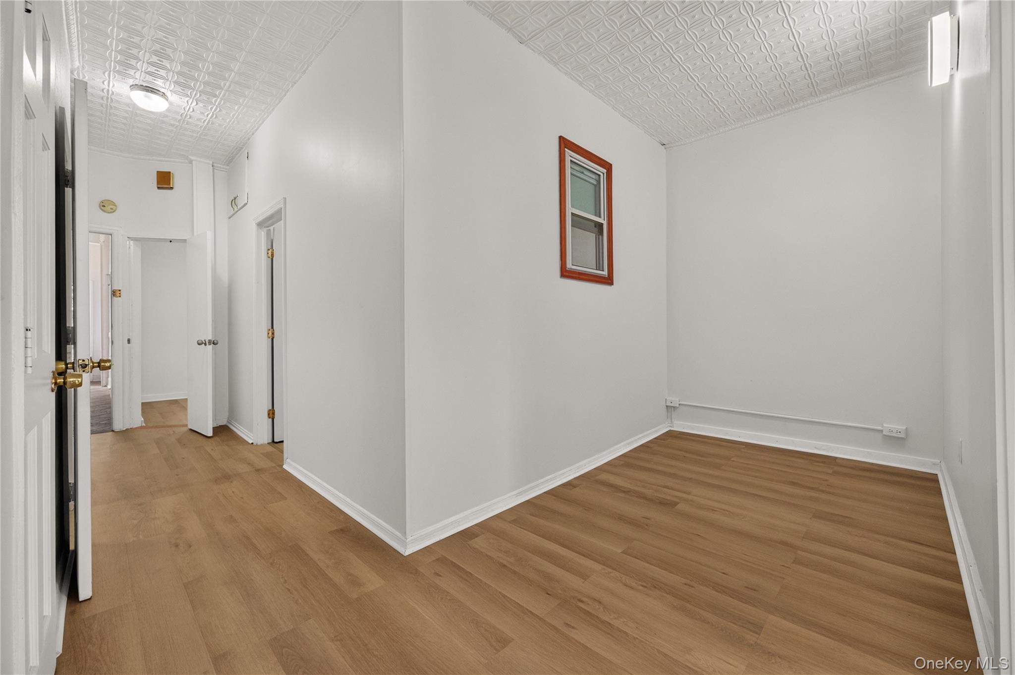 458 Drew Street Property Photo 7