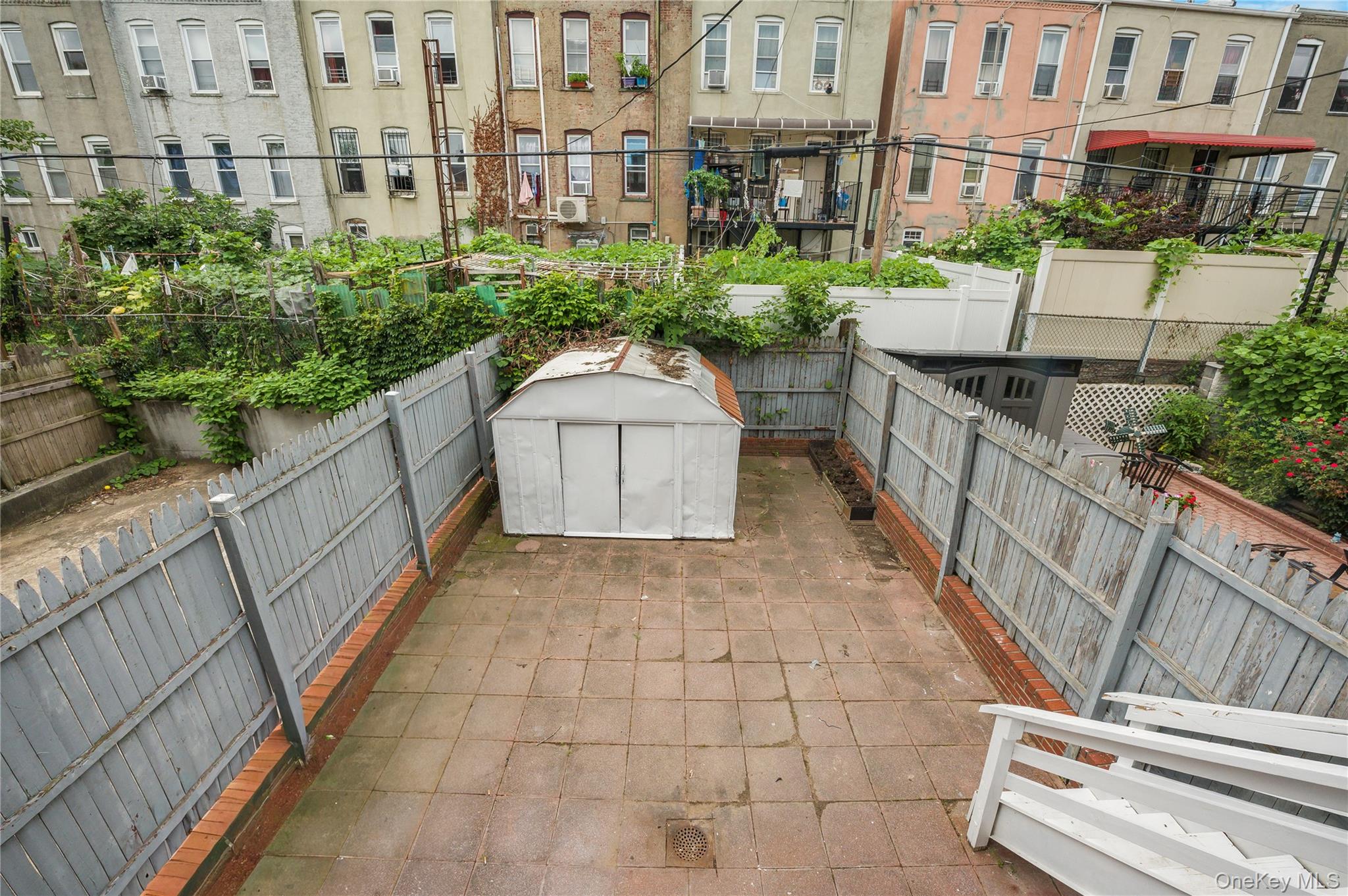 458 Drew Street Property Photo 10
