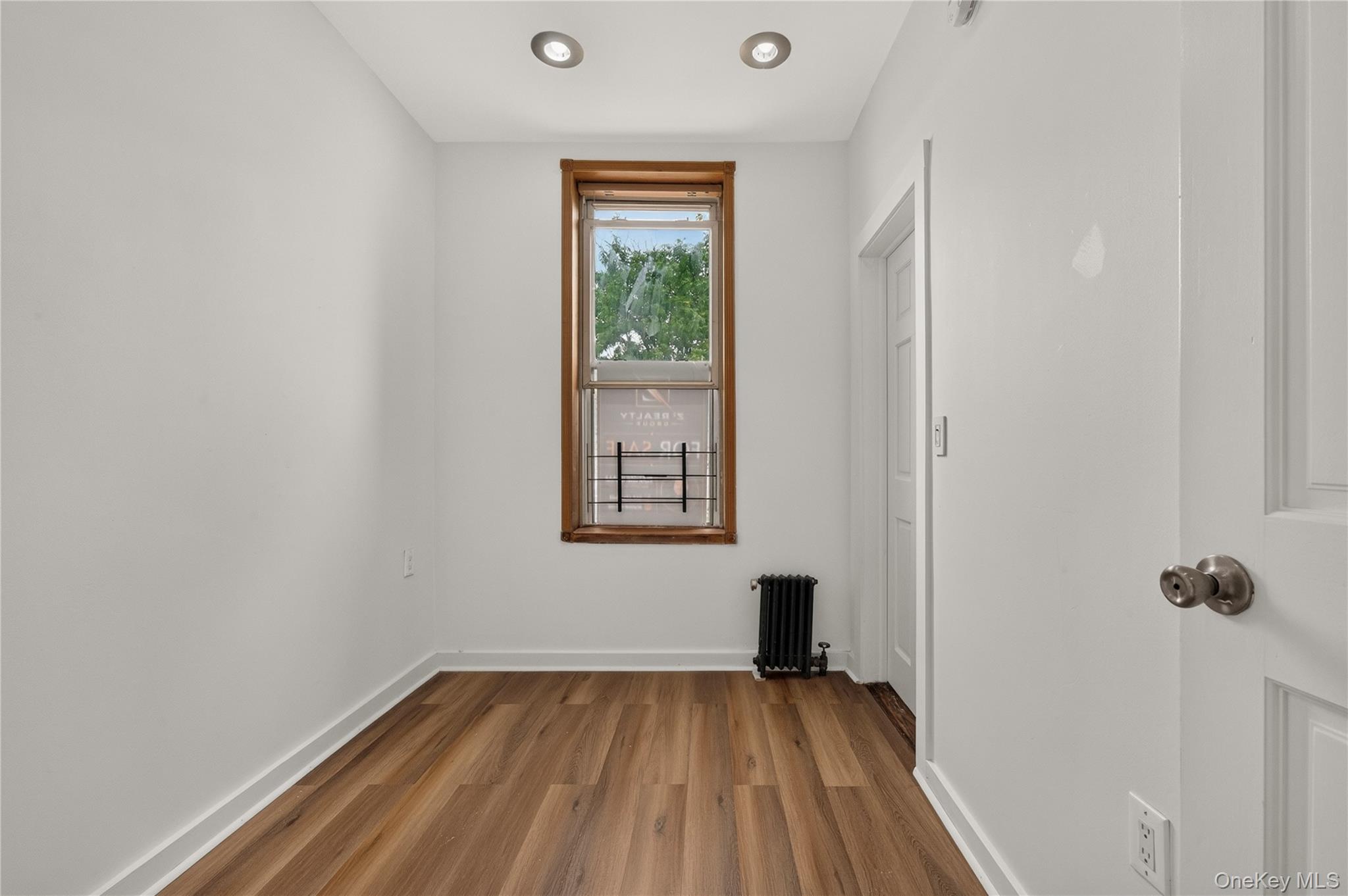458 Drew Street Property Photo 24