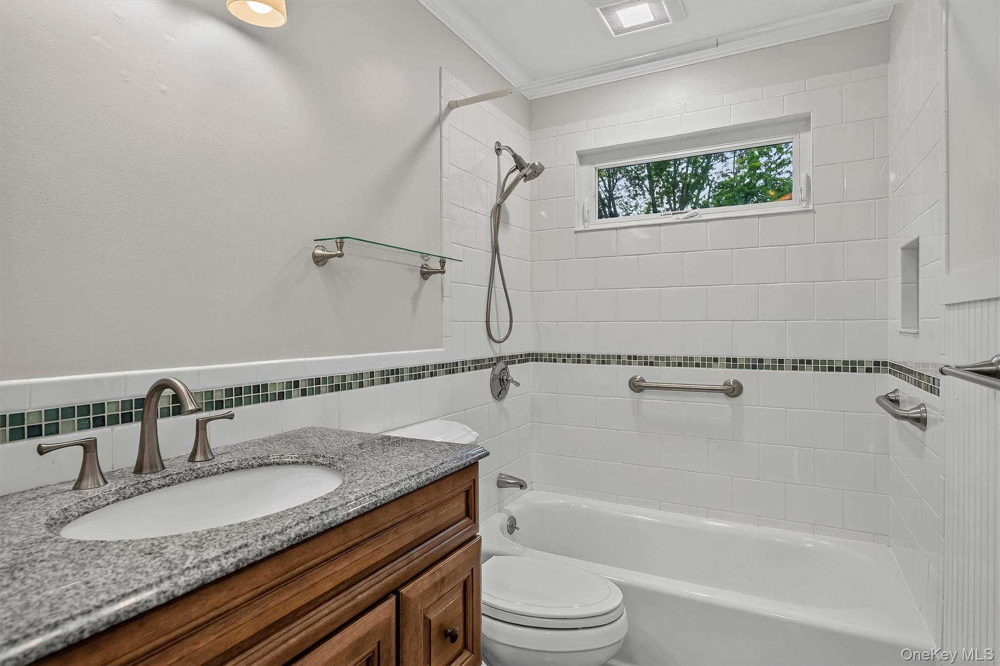 8 Bridle Lane Property Photo 14
