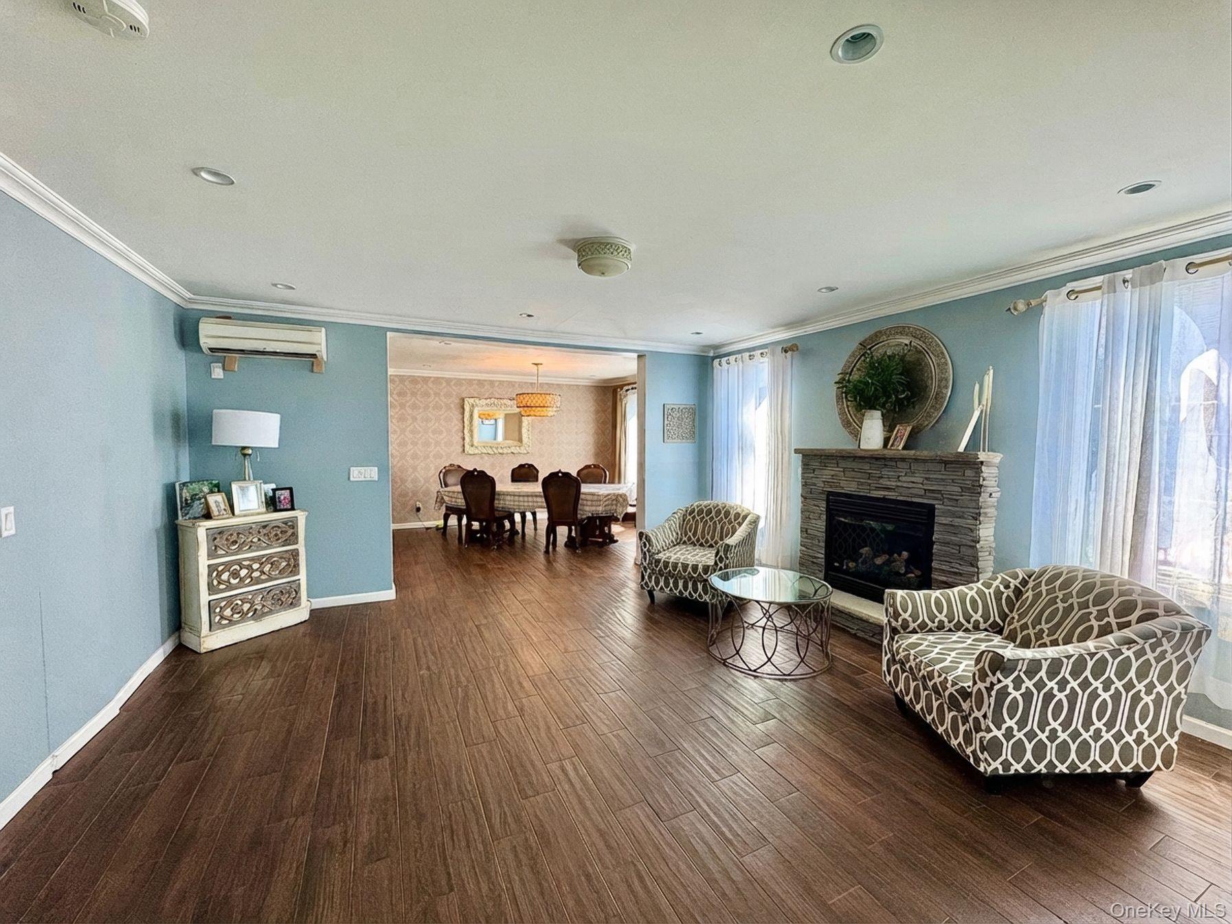 524 Beach 133rd Street Property Photo 4
