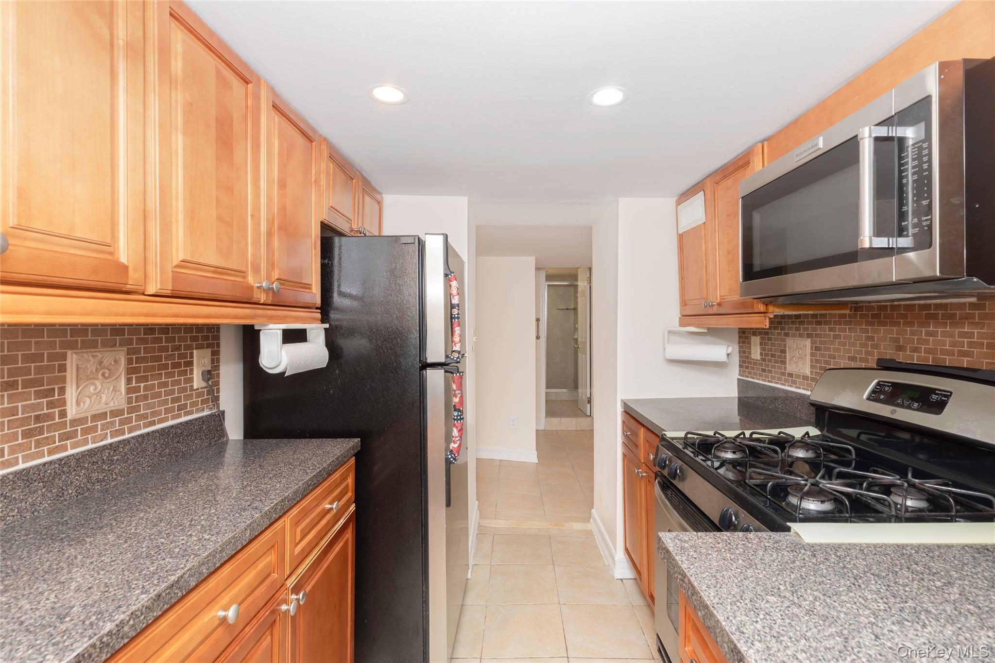 2035 Central Park Avenue Aa4 Property Photo 2