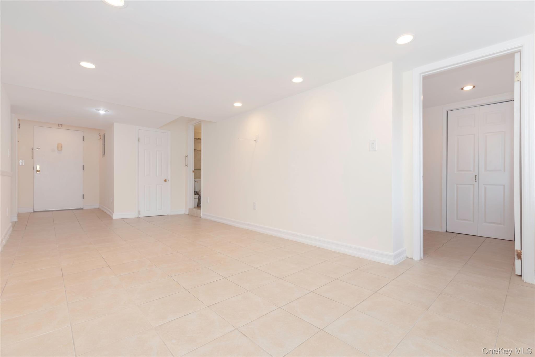 2035 Central Park Avenue Aa4 Property Photo 5