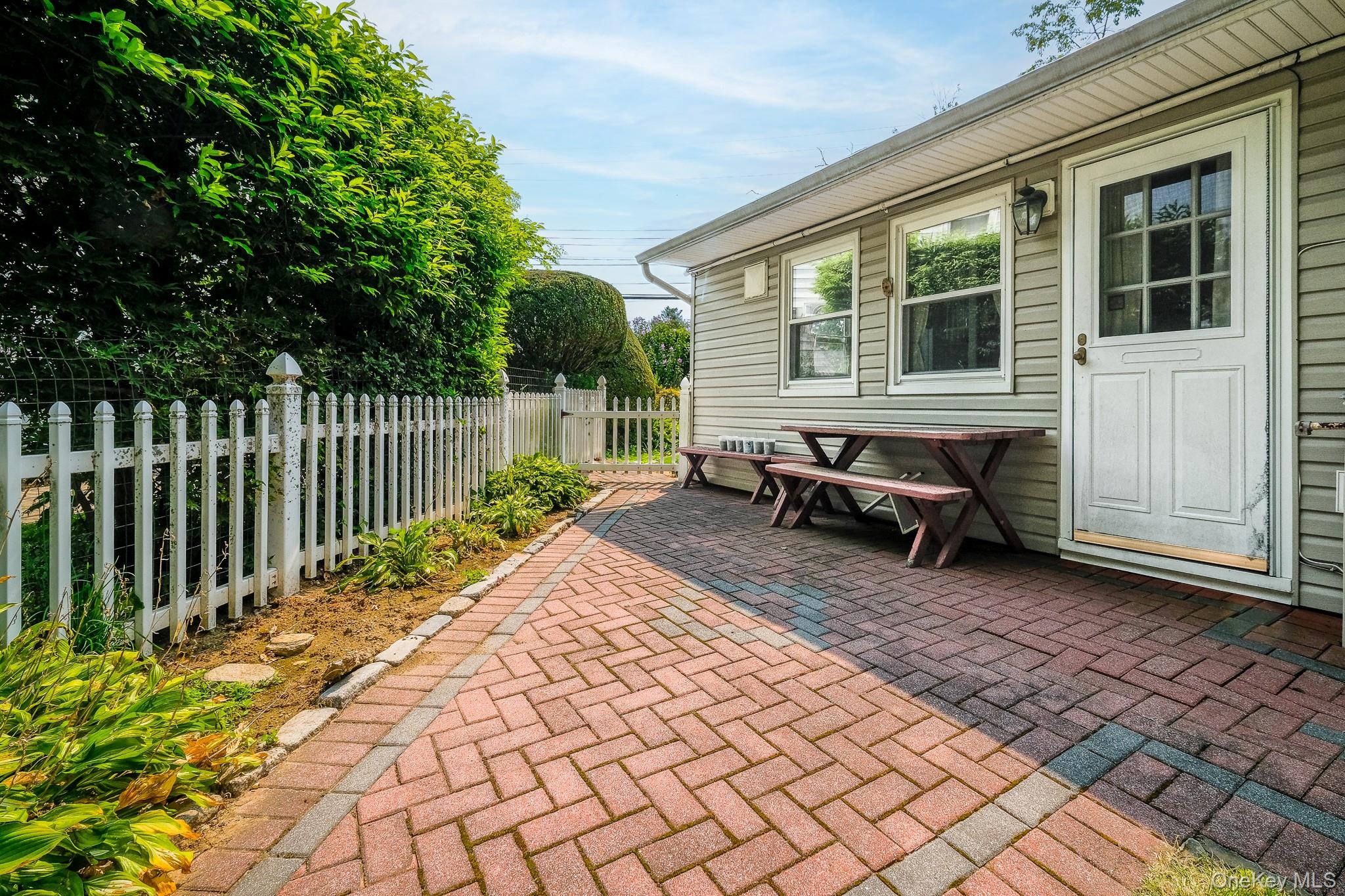 121 Windermere Drive Property Photo 5