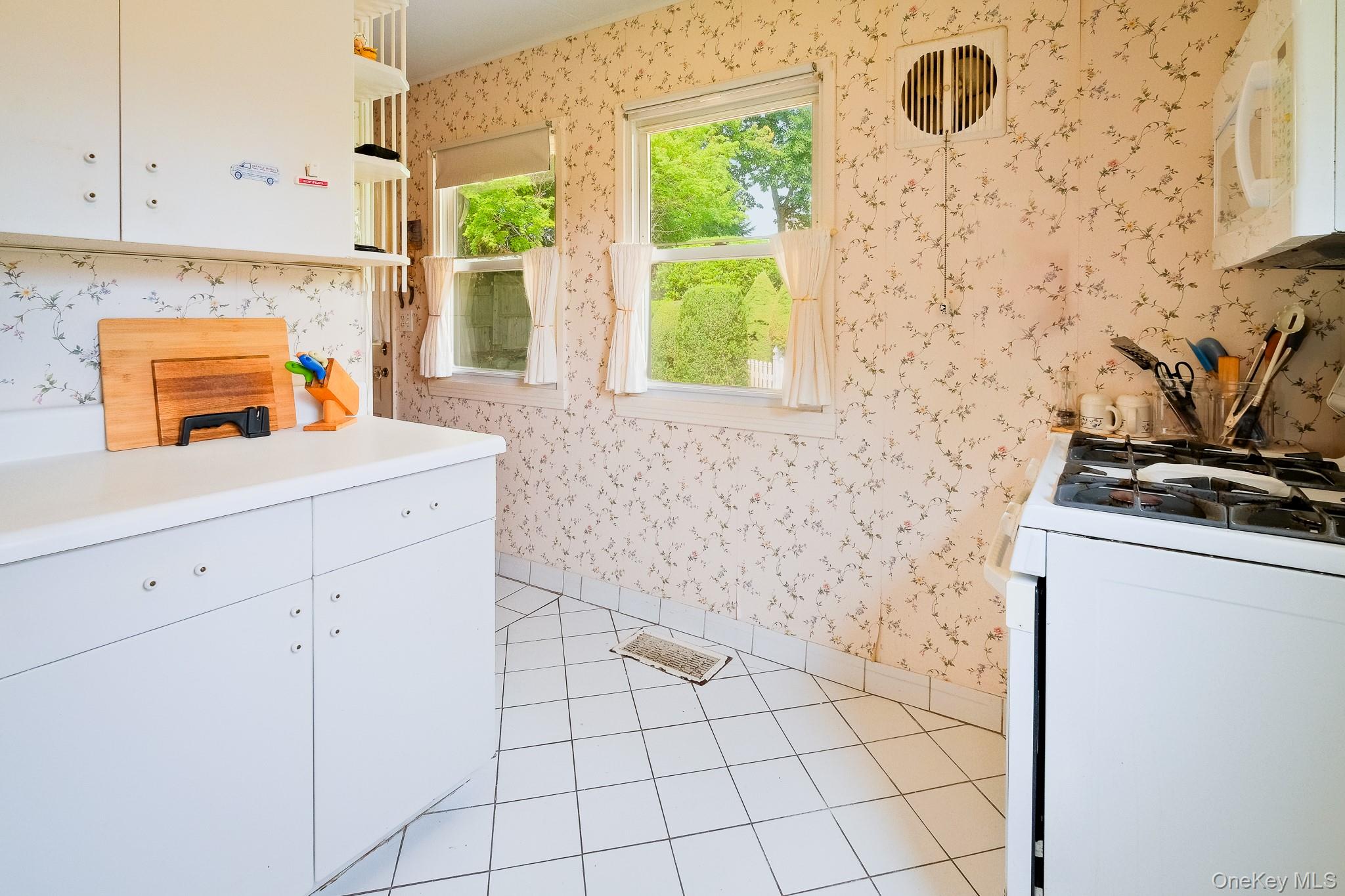 121 Windermere Drive Property Photo 12