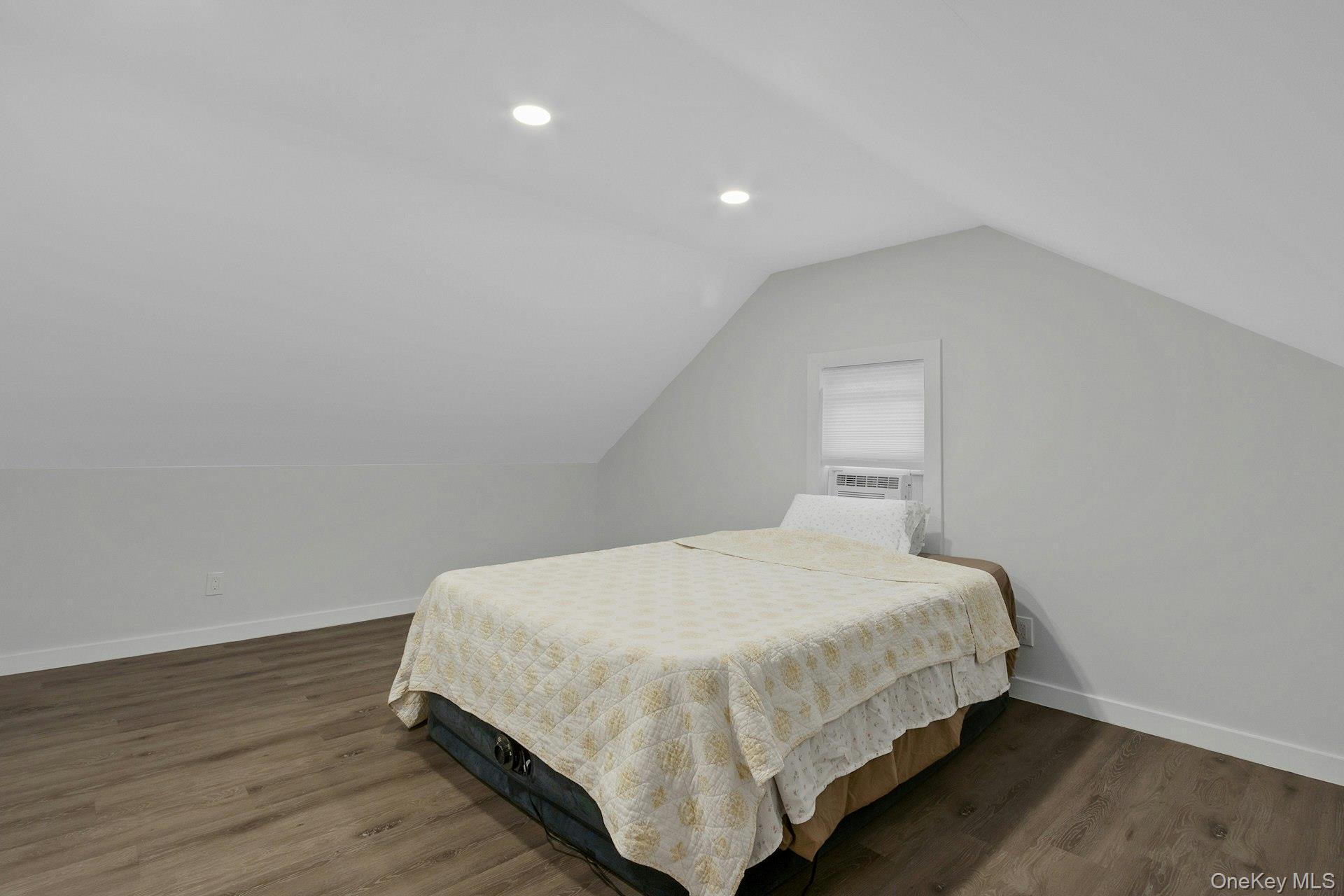 64 Lyons Road 2 / 2nd Floor Property Photo 27