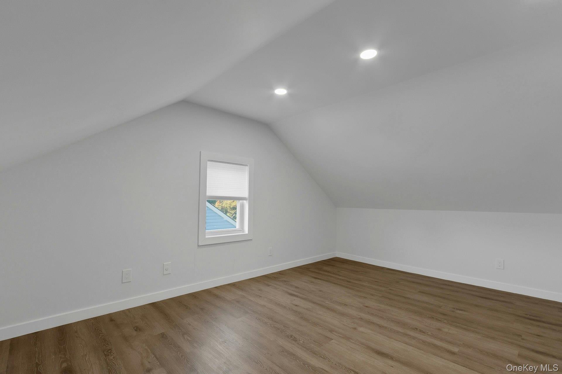 64 Lyons Road 2 / 2nd Floor Property Photo 31