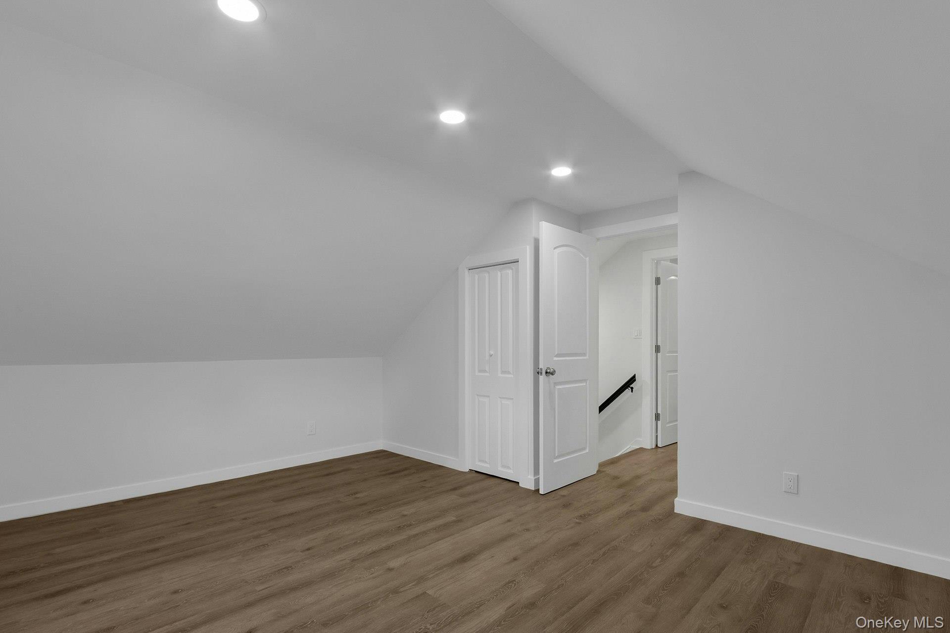 64 Lyons Road 2 / 2nd Floor Property Photo 35