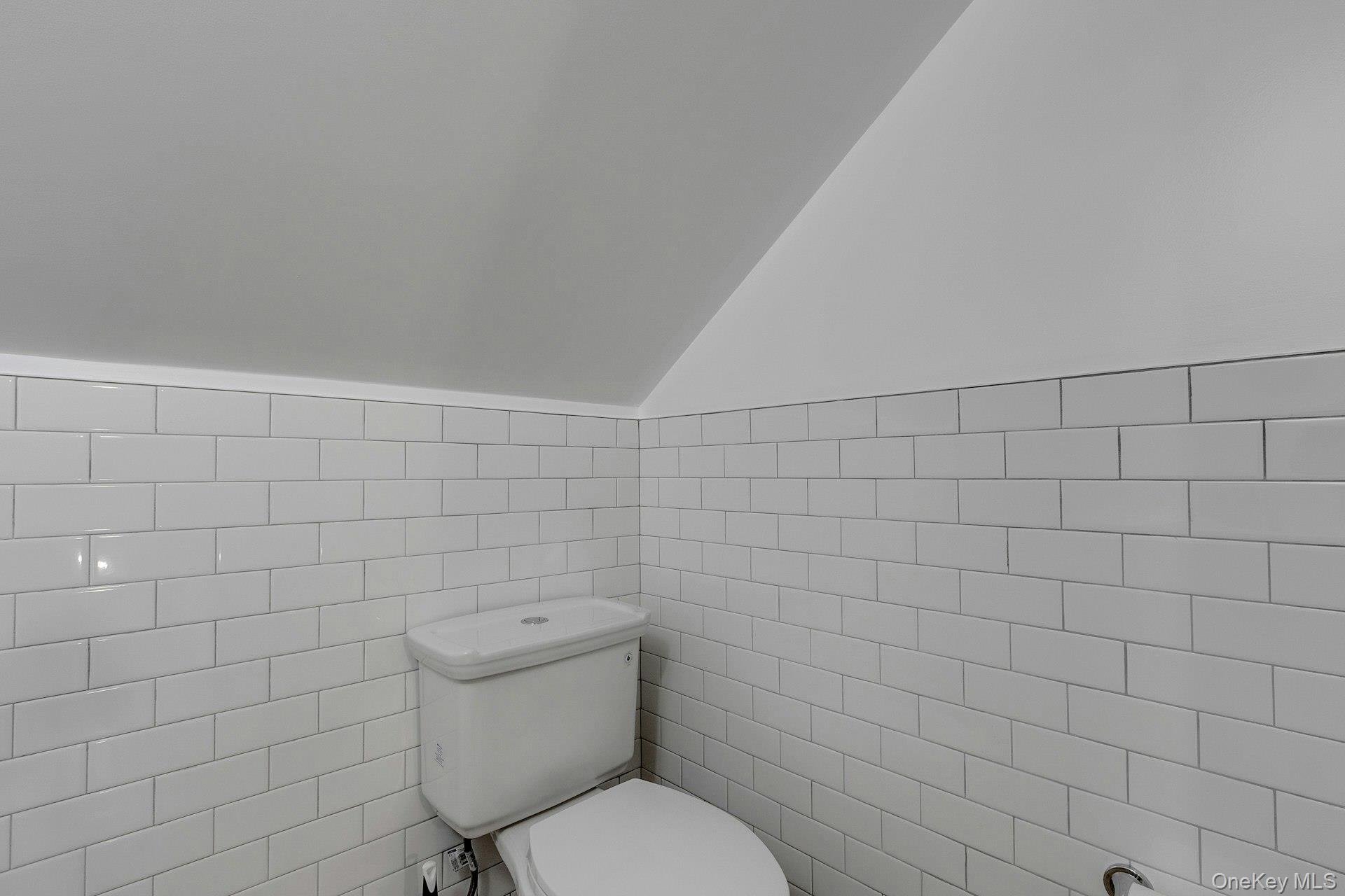 64 Lyons Road 2 / 2nd Floor Property Photo 37