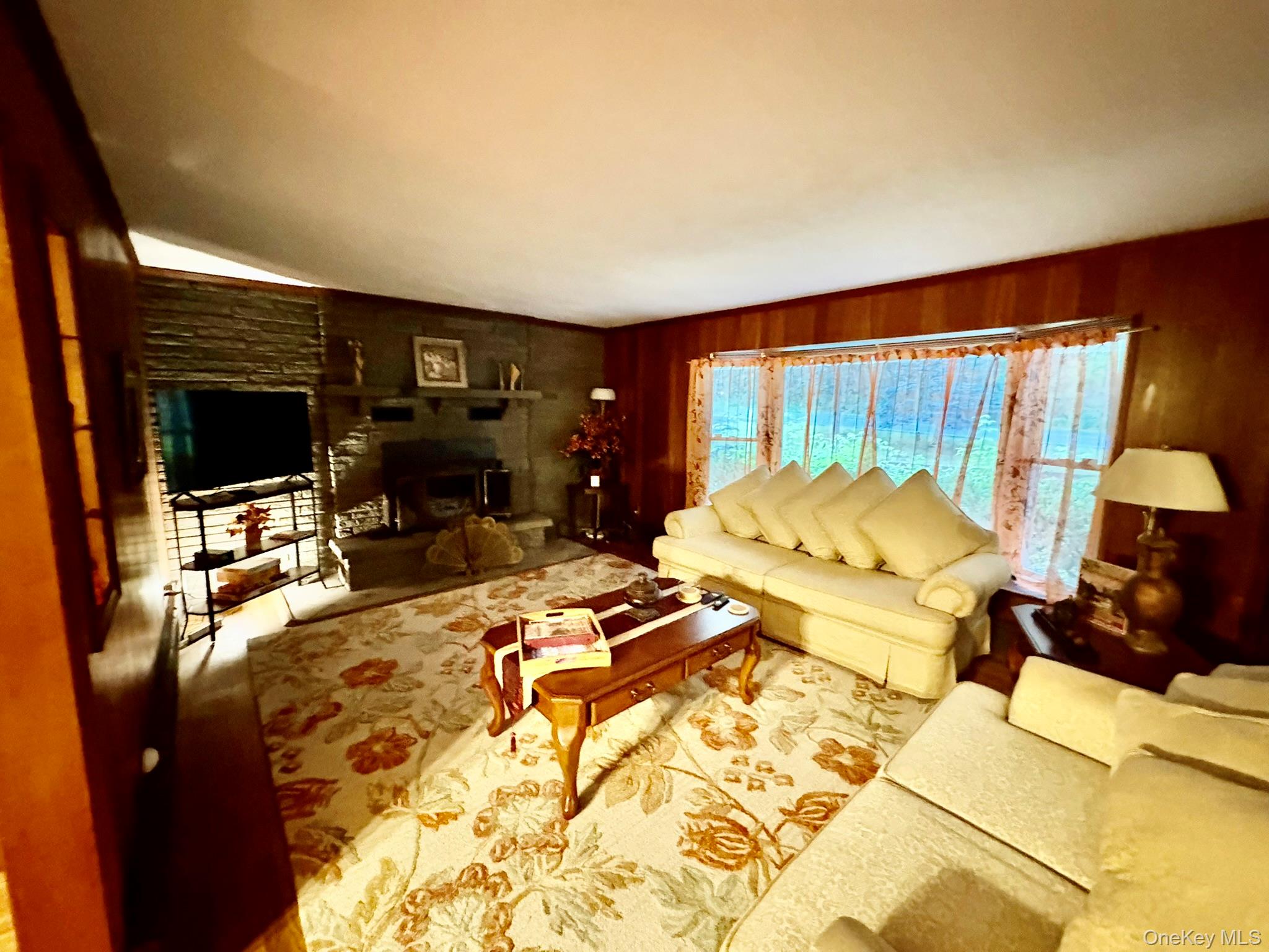 1360 Gulf Road Property Photo 4