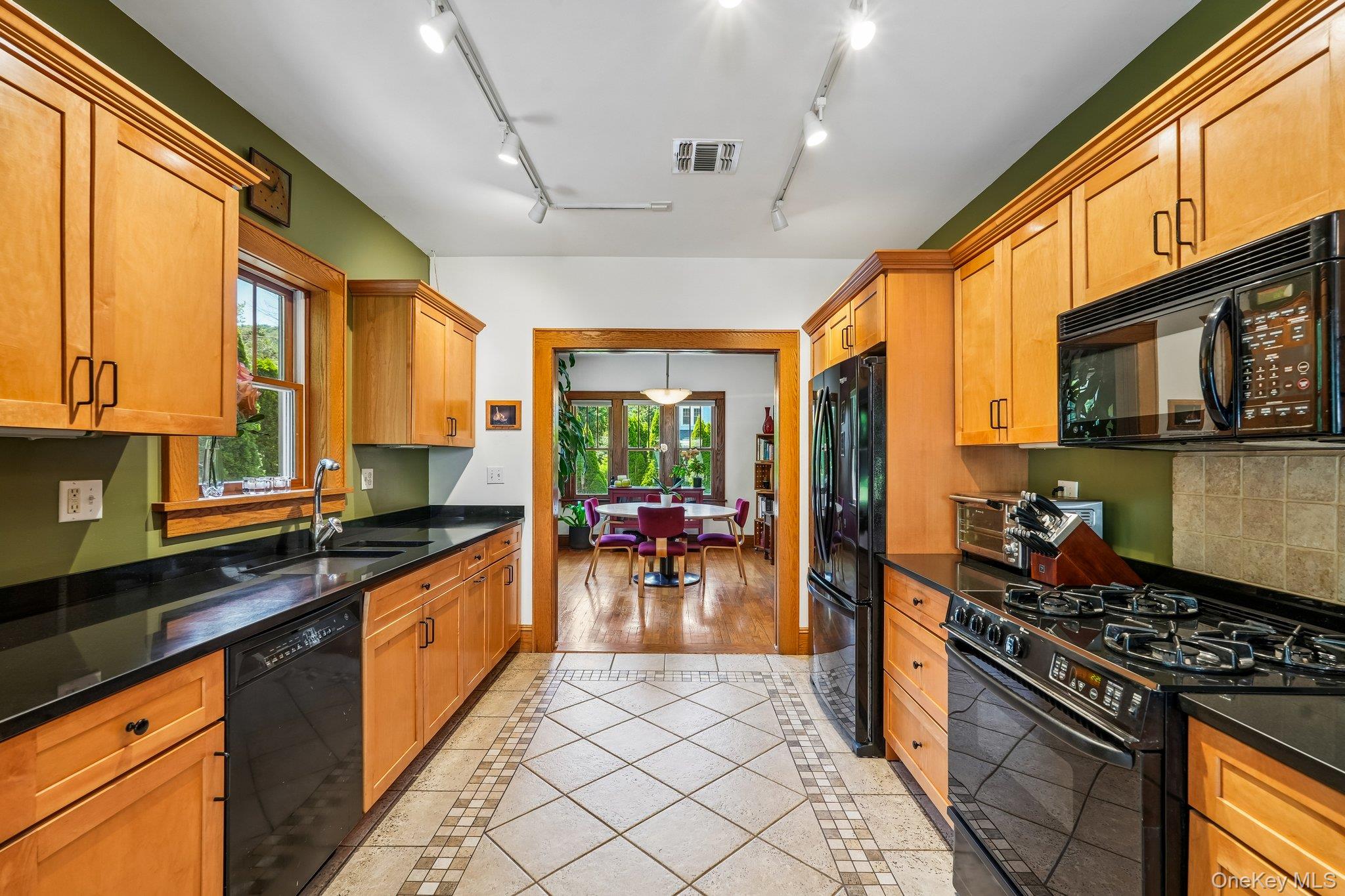 281 Piermont Avenue Property Photo 20