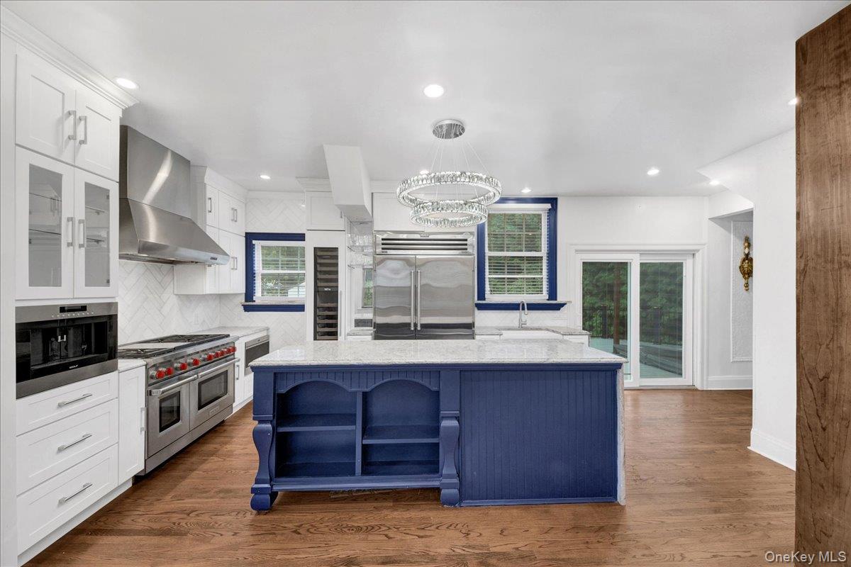 32 Deerfield Avenue Property Photo 4