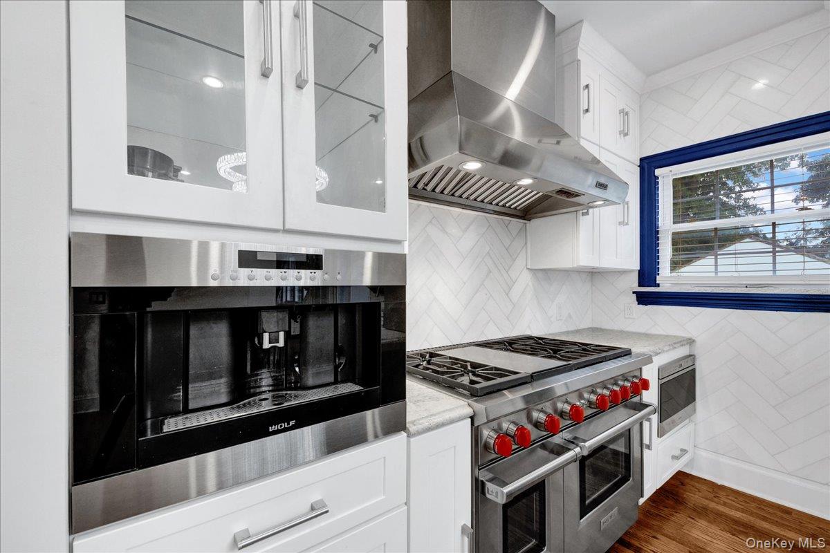 32 Deerfield Avenue Property Photo 6